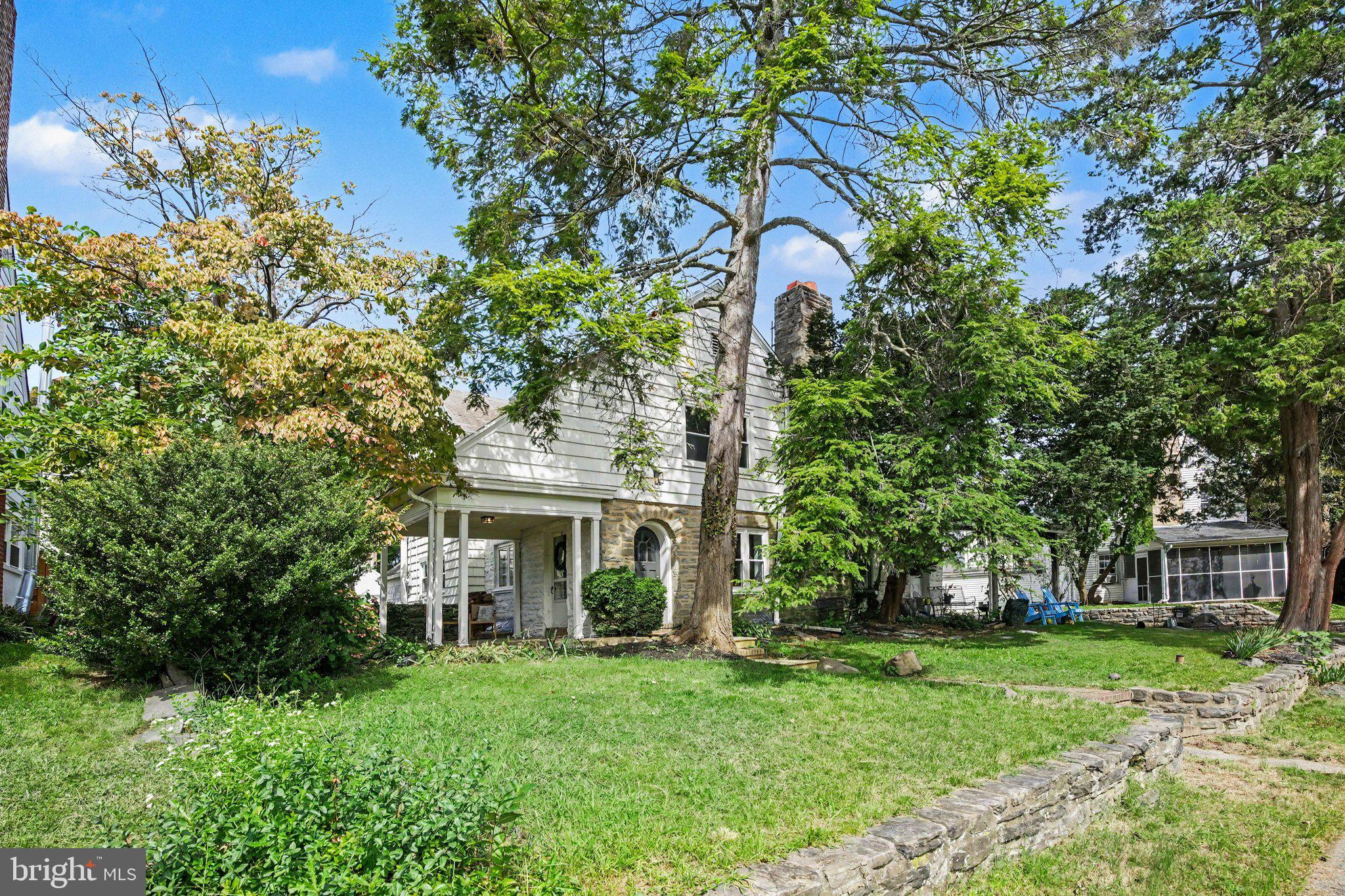 1407 SURREY LANE
