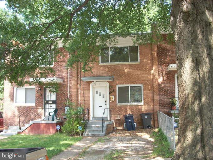 WOOD MANOR - Residential