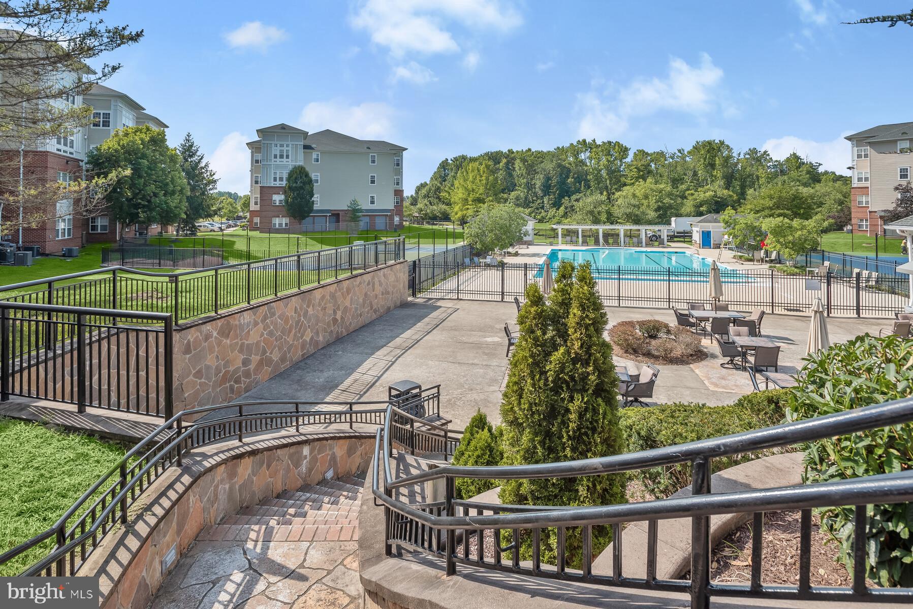 CAMERON GROVE - Residential