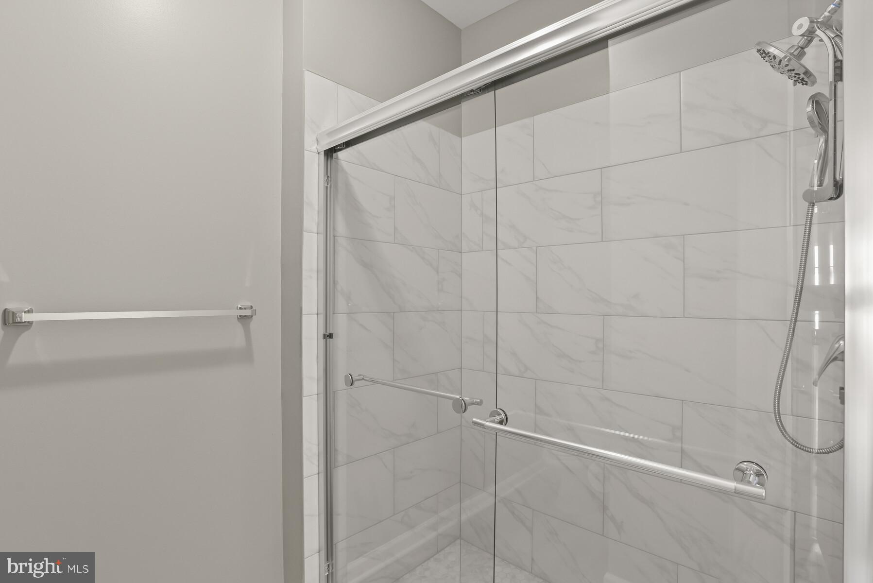 CAMERON GROVE - Residential