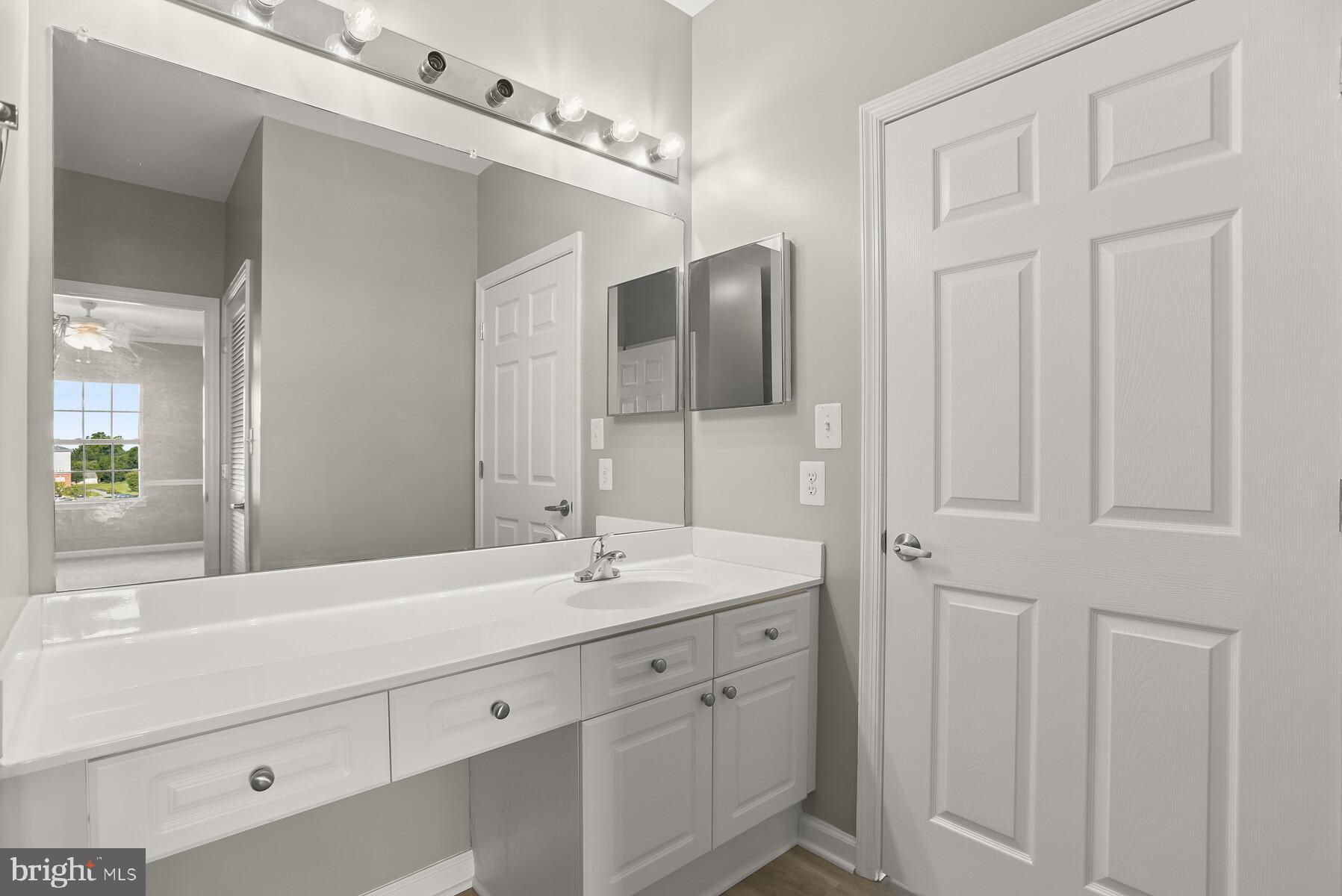 CAMERON GROVE - Residential