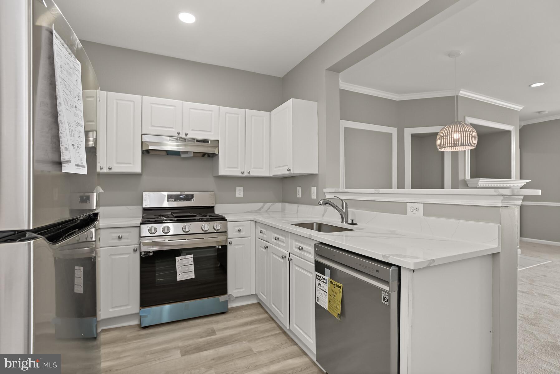 CAMERON GROVE - Residential