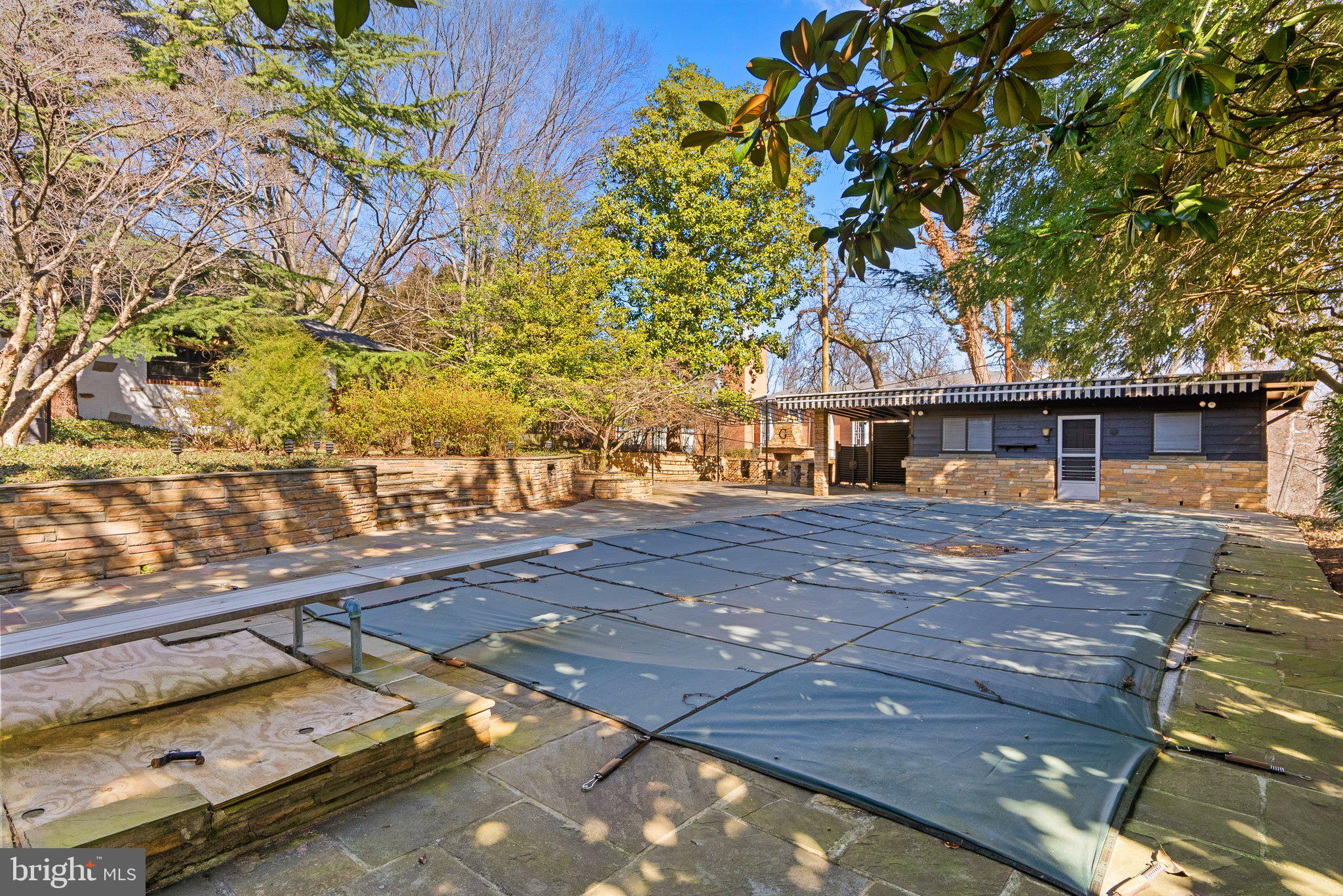 WOODSIDE PARK - Residential