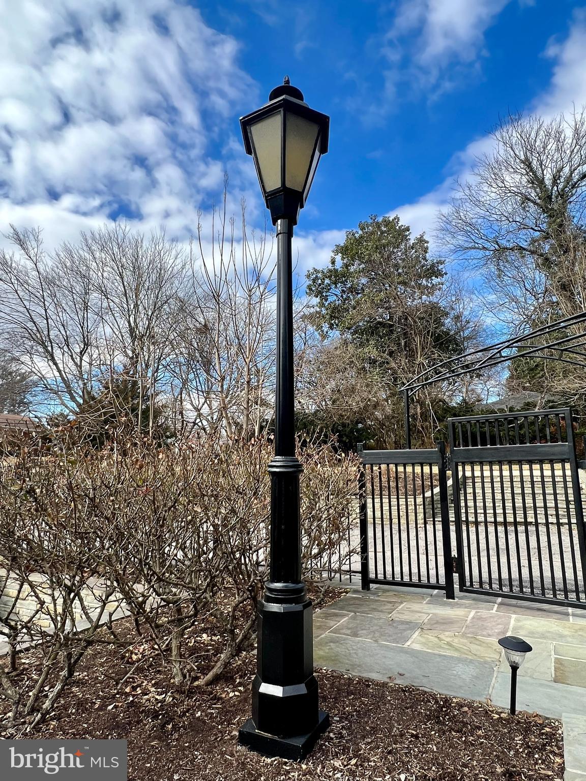 WOODSIDE PARK - Residential