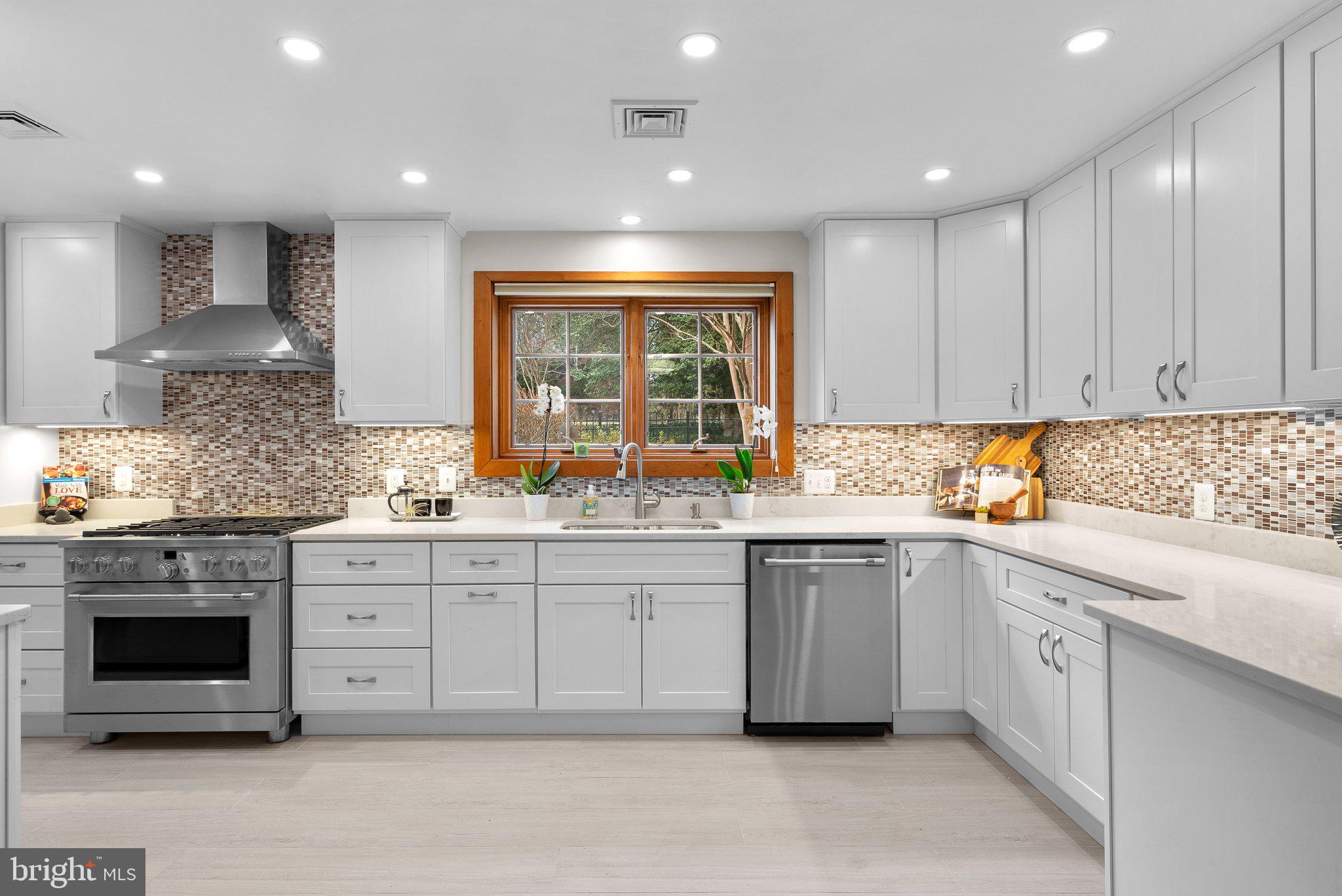 WOODSIDE PARK - Residential