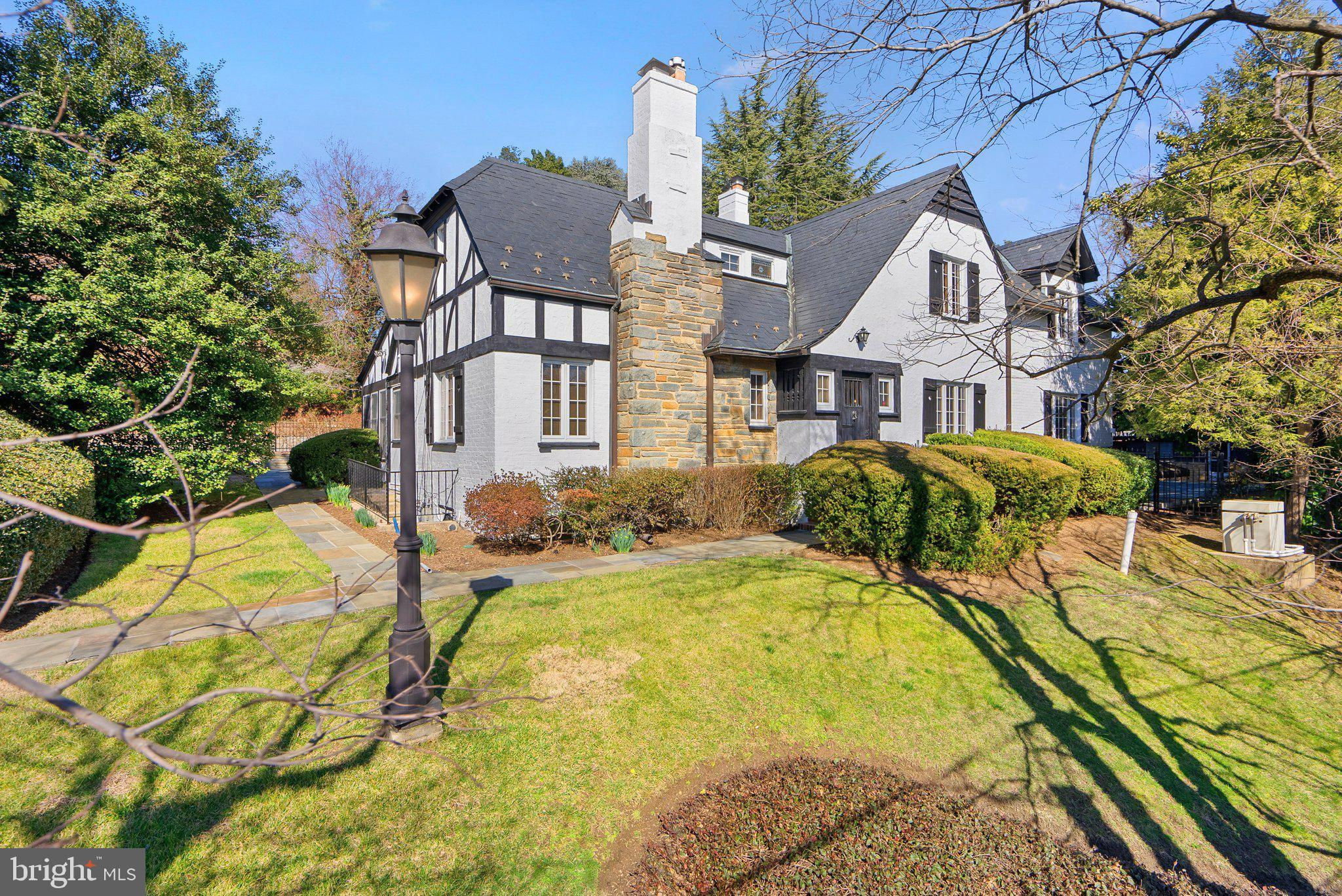 WOODSIDE PARK - Residential