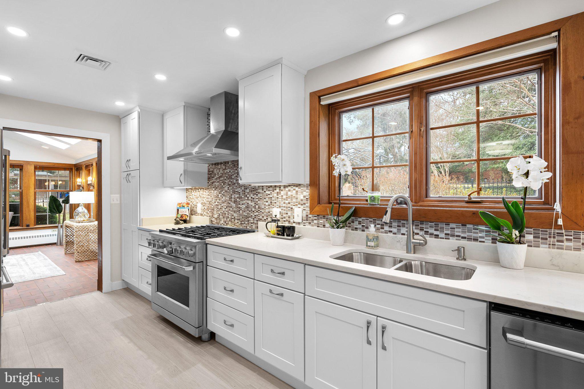 WOODSIDE PARK - Residential