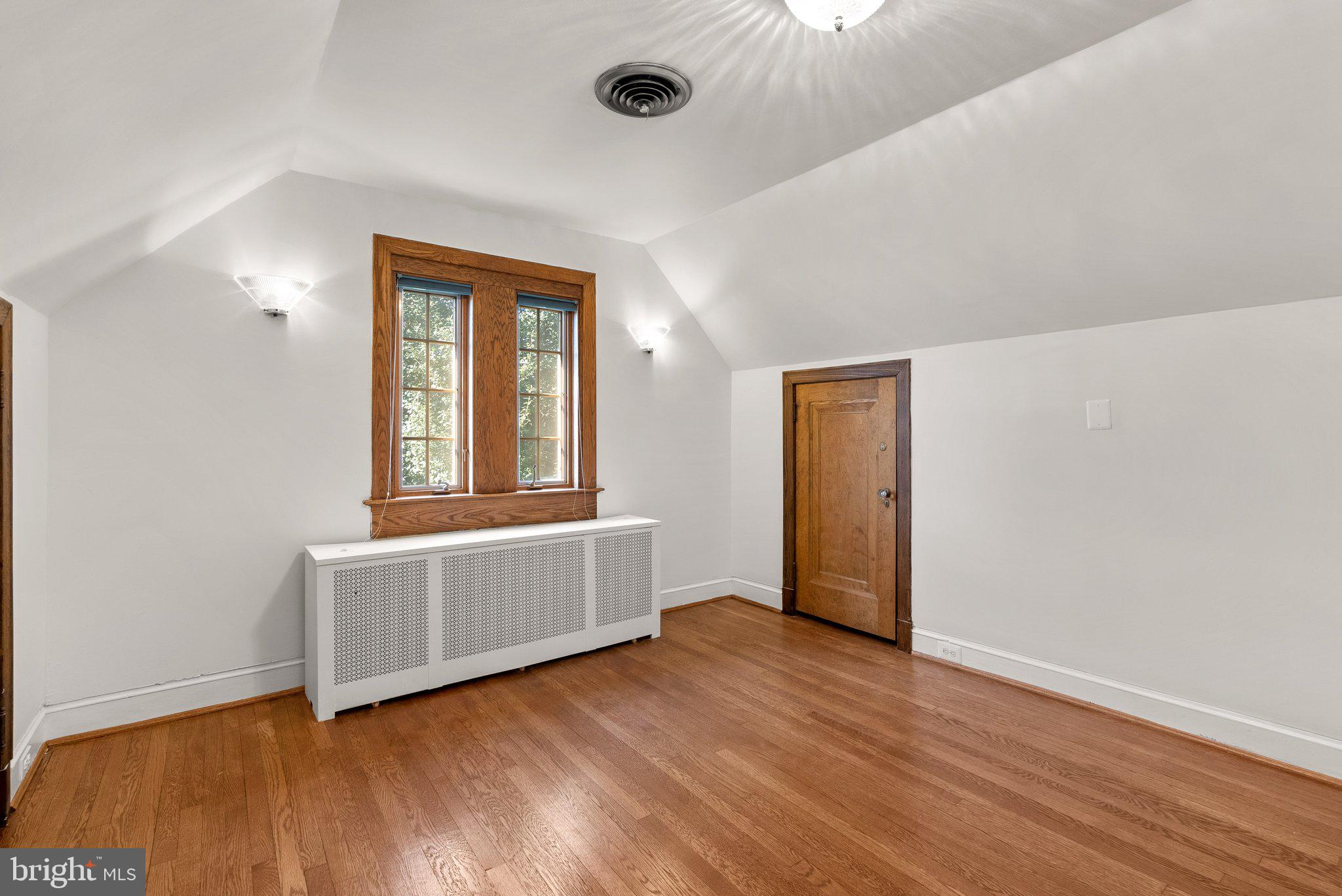 WOODSIDE PARK - Residential