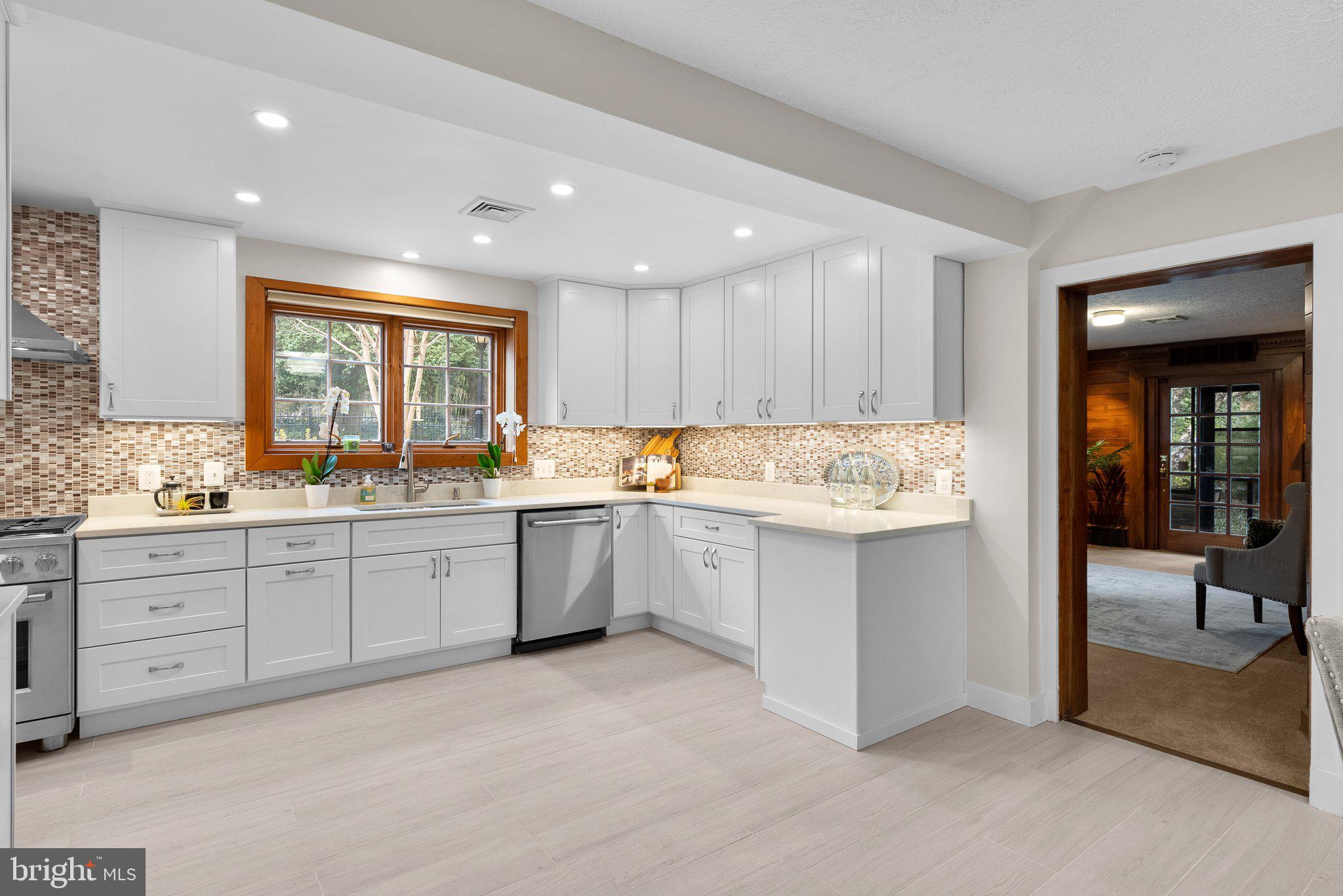 WOODSIDE PARK - Residential