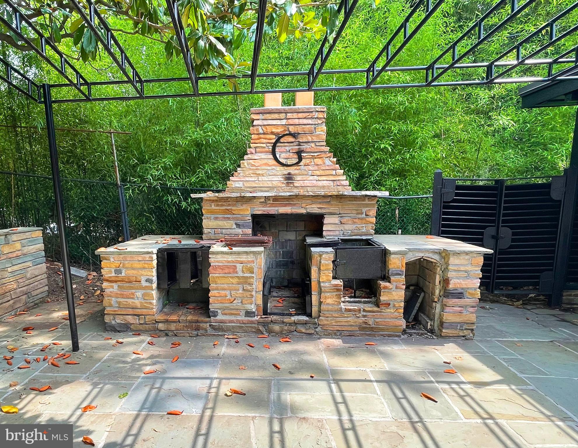 WOODSIDE PARK - Residential