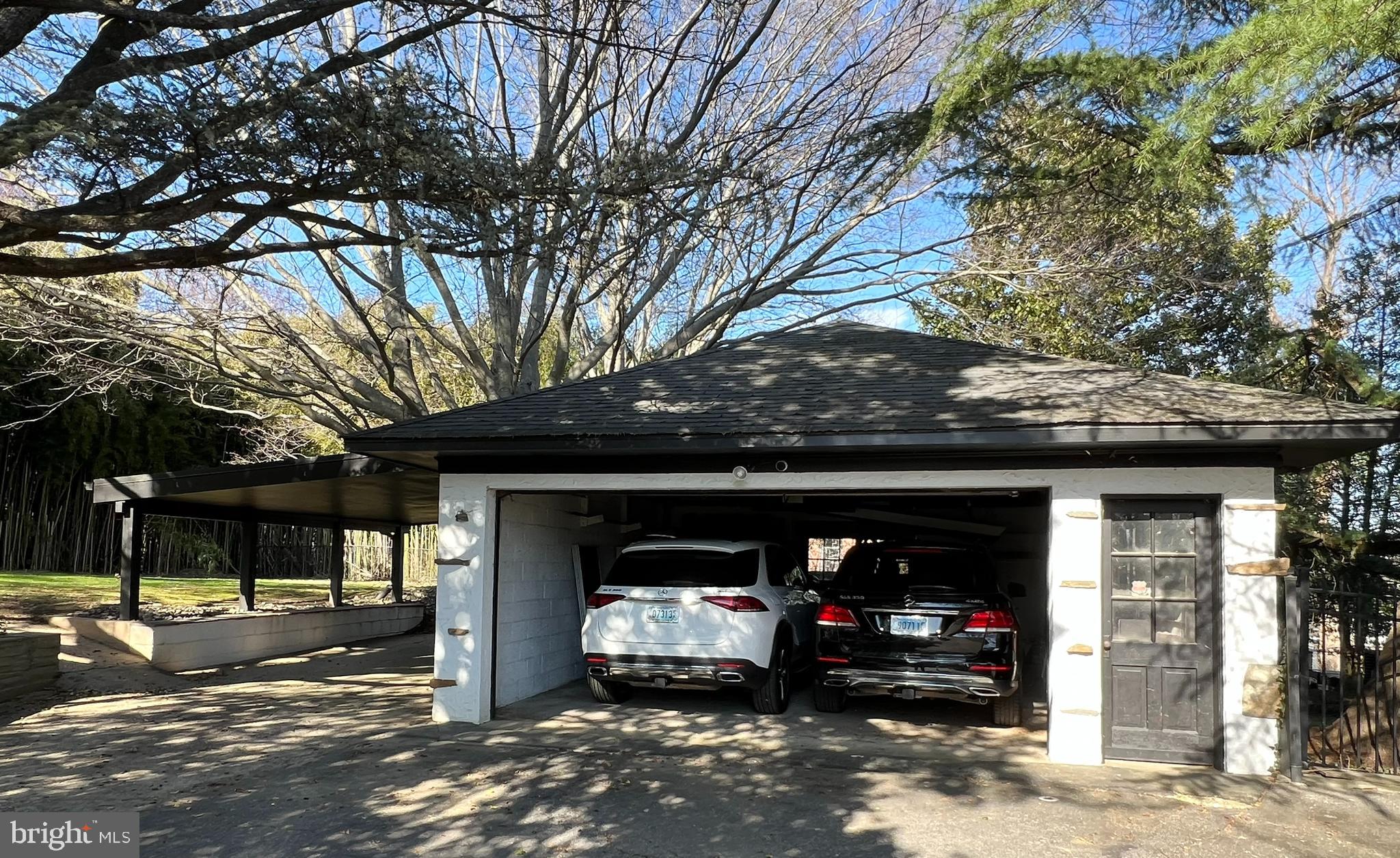 WOODSIDE PARK - Residential