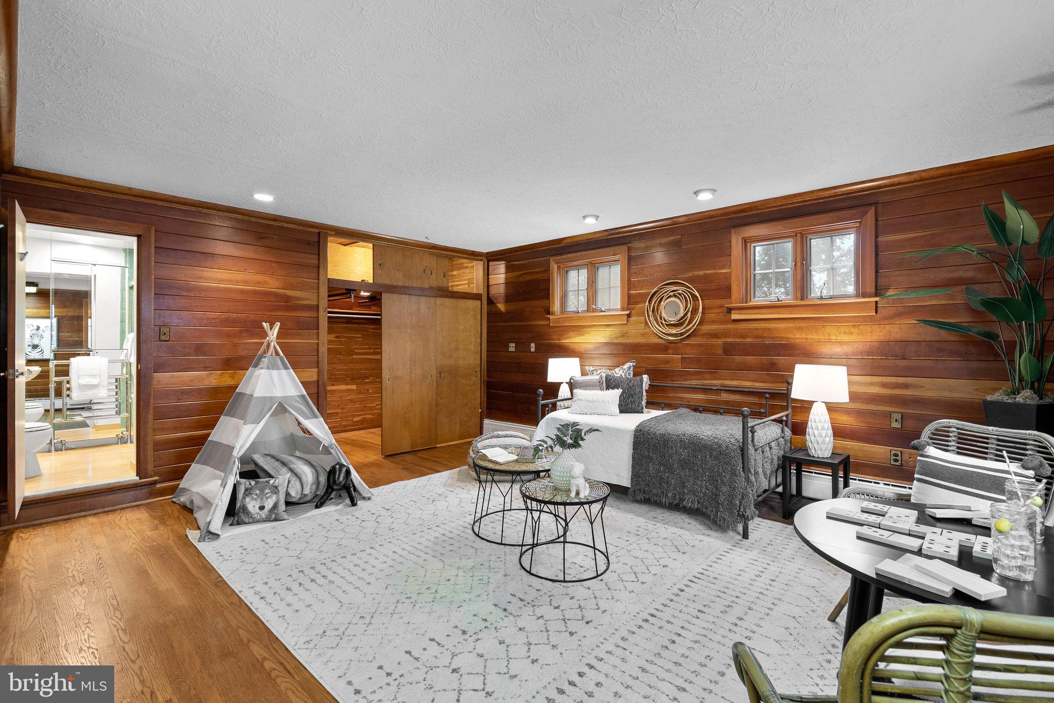 WOODSIDE PARK - Residential