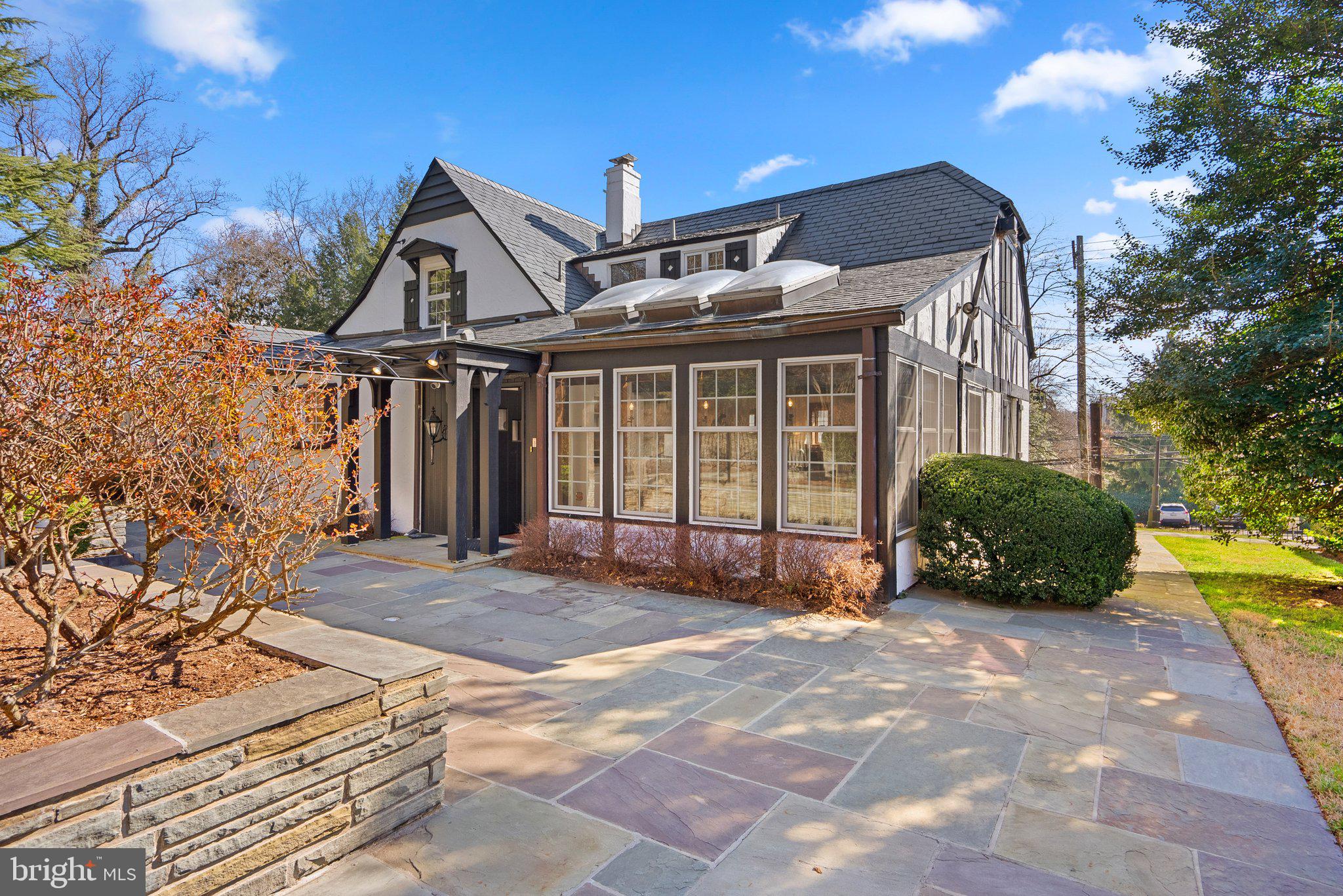 WOODSIDE PARK - Residential