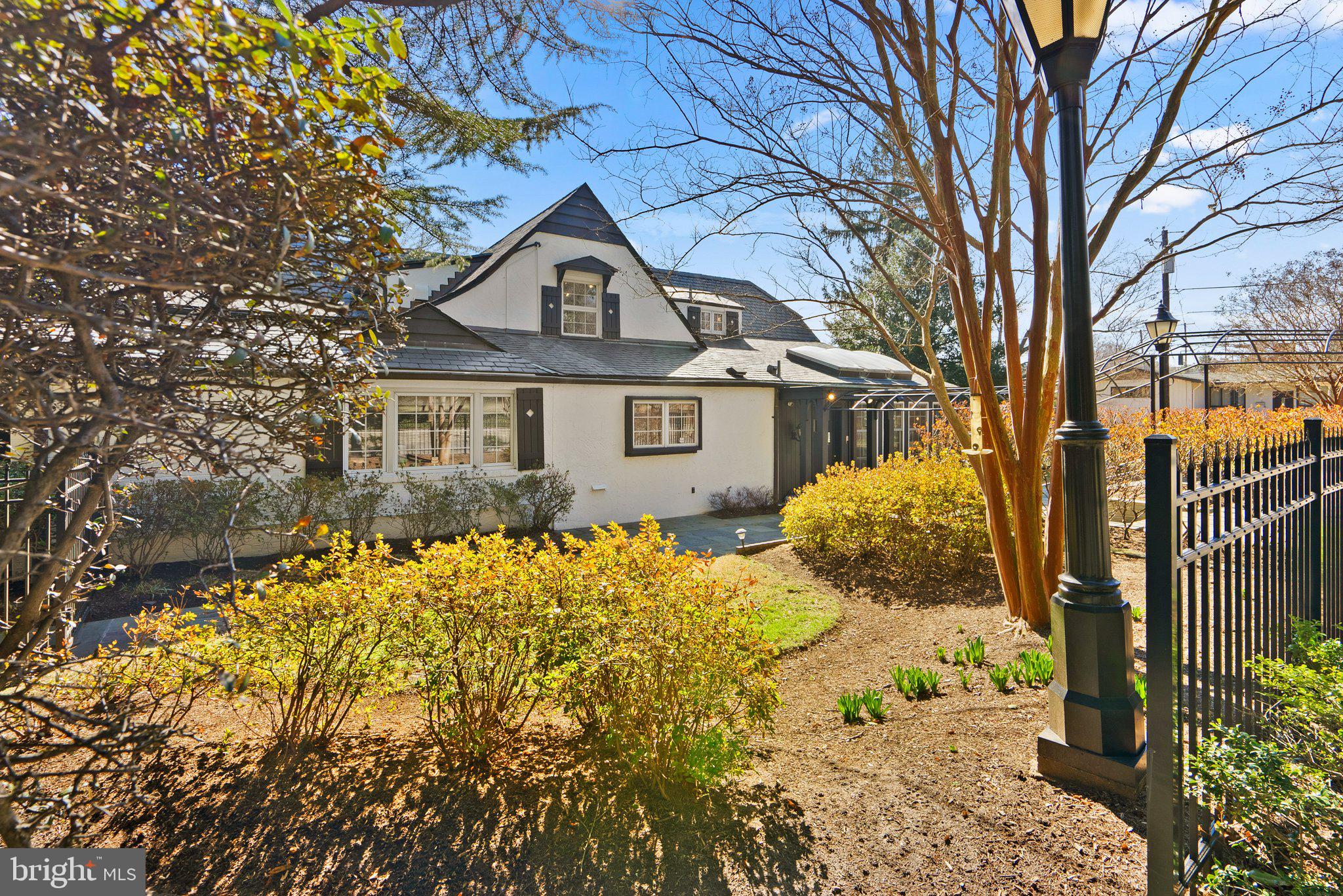 WOODSIDE PARK - Residential