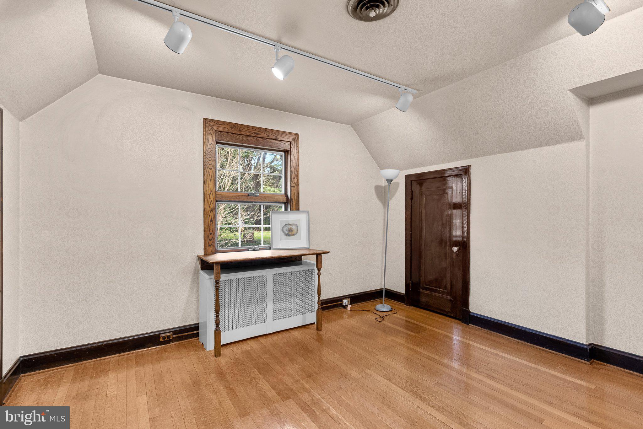 WOODSIDE PARK - Residential