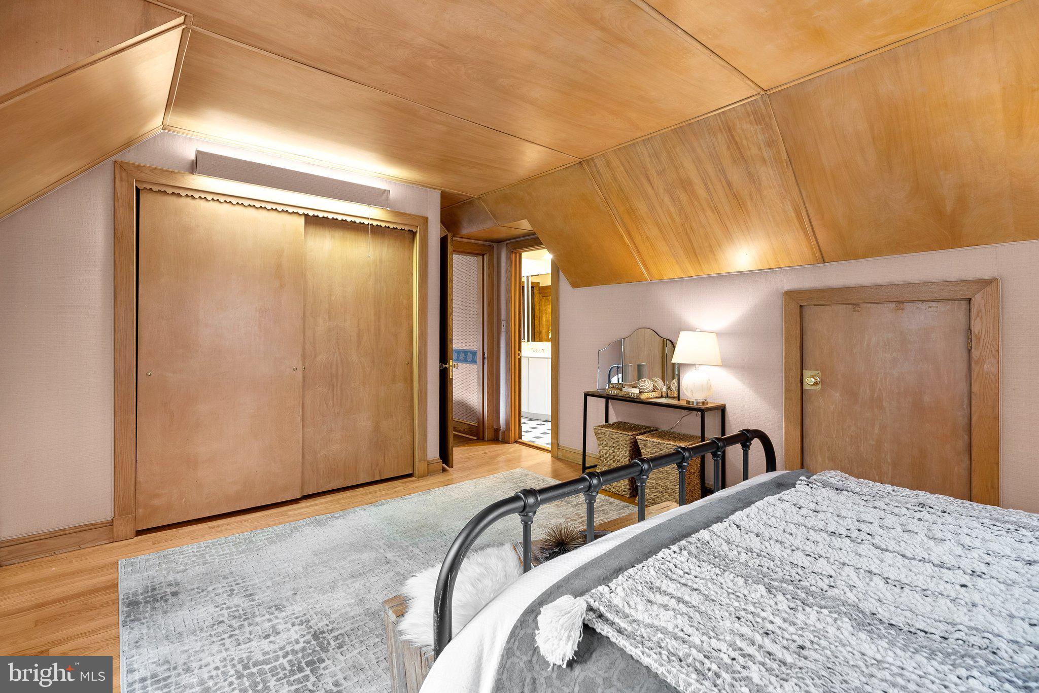 WOODSIDE PARK - Residential