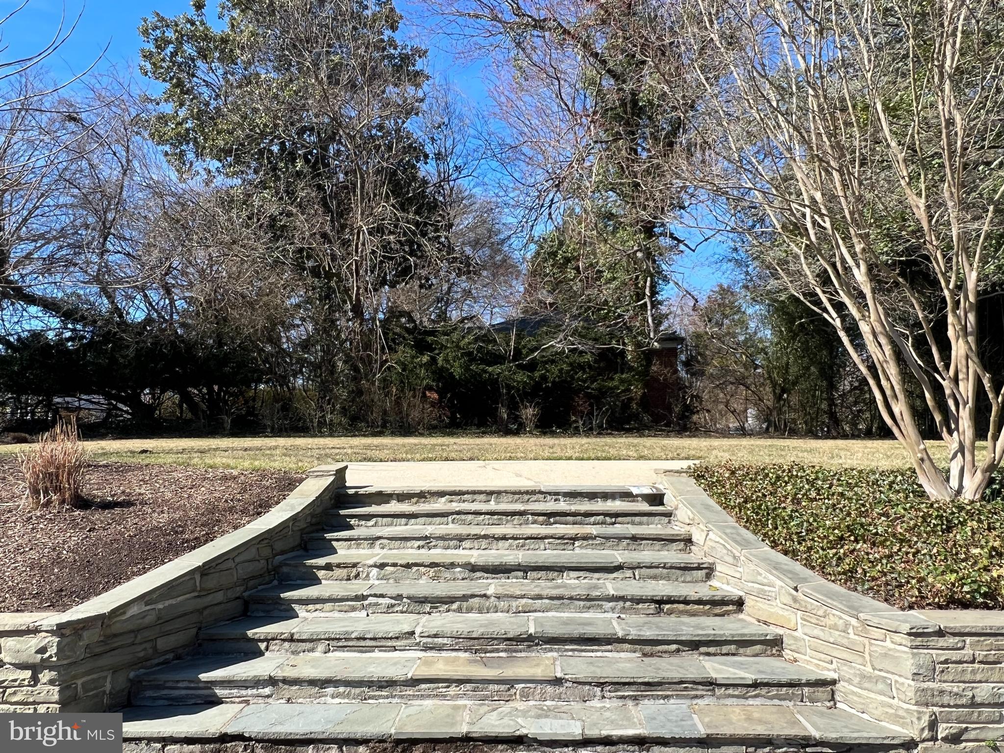 WOODSIDE PARK - Residential