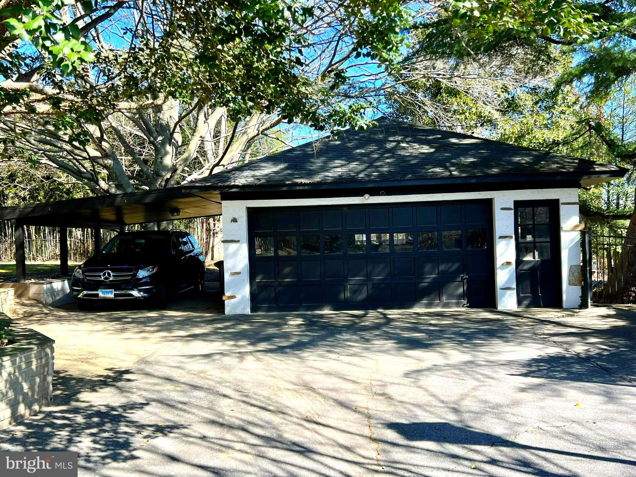 WOODSIDE PARK - Residential