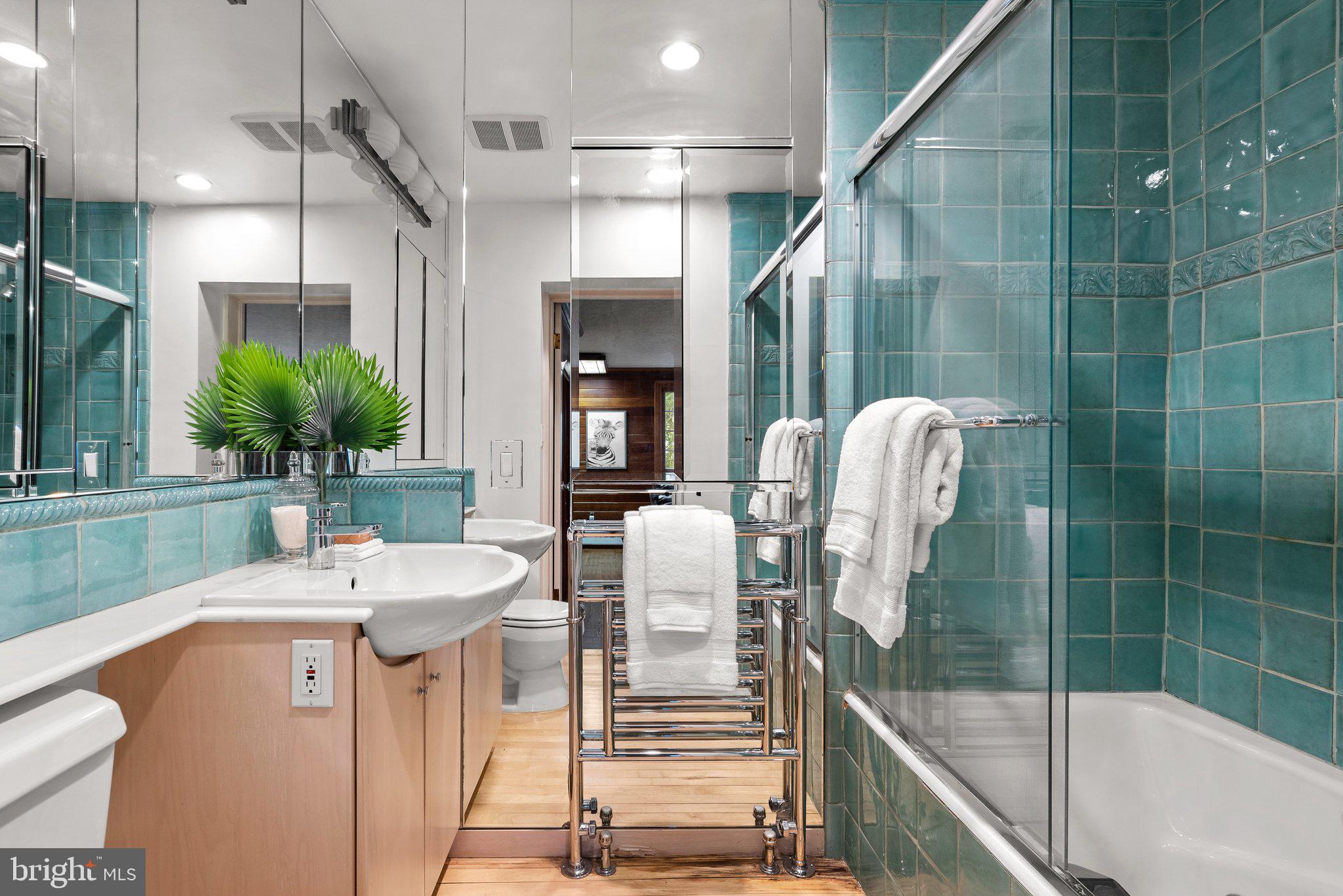 WOODSIDE PARK - Residential