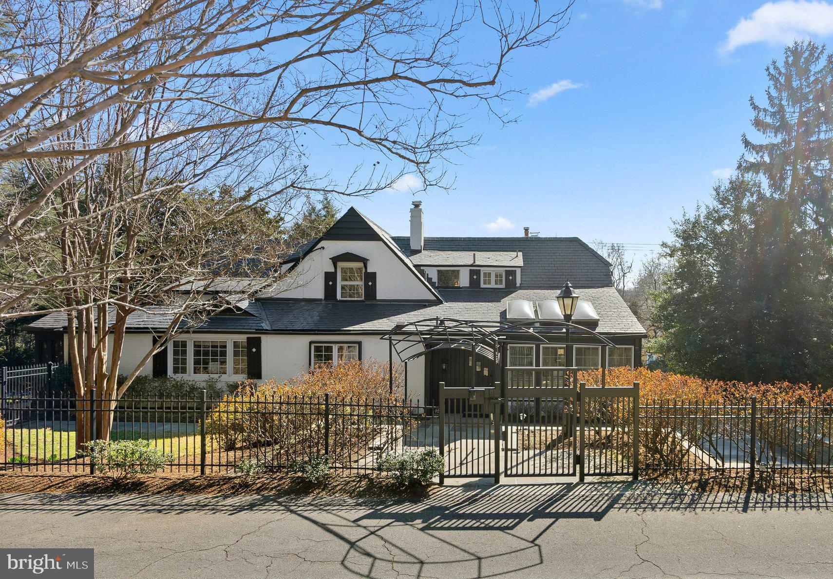 WOODSIDE PARK - Residential