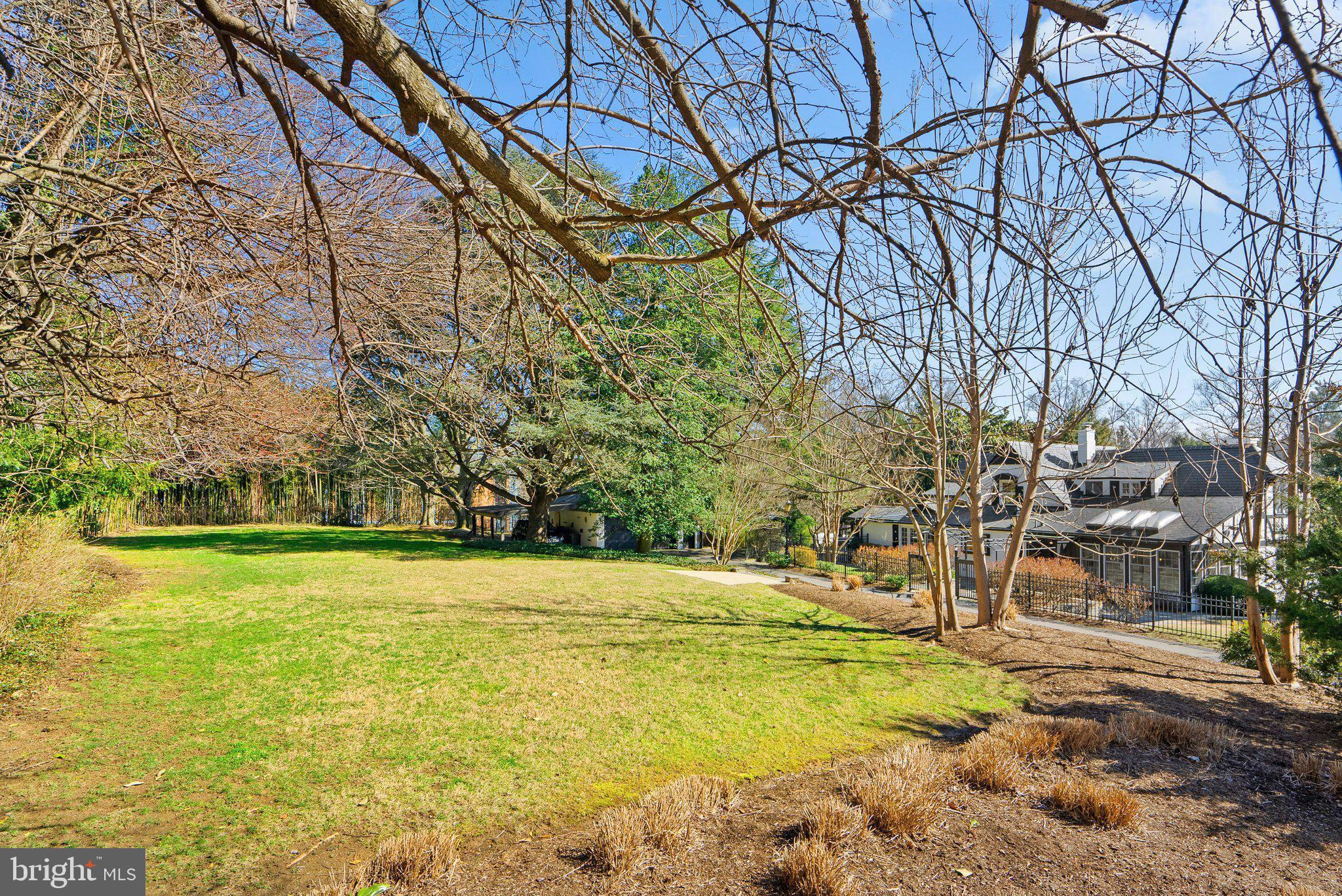 WOODSIDE PARK - Residential