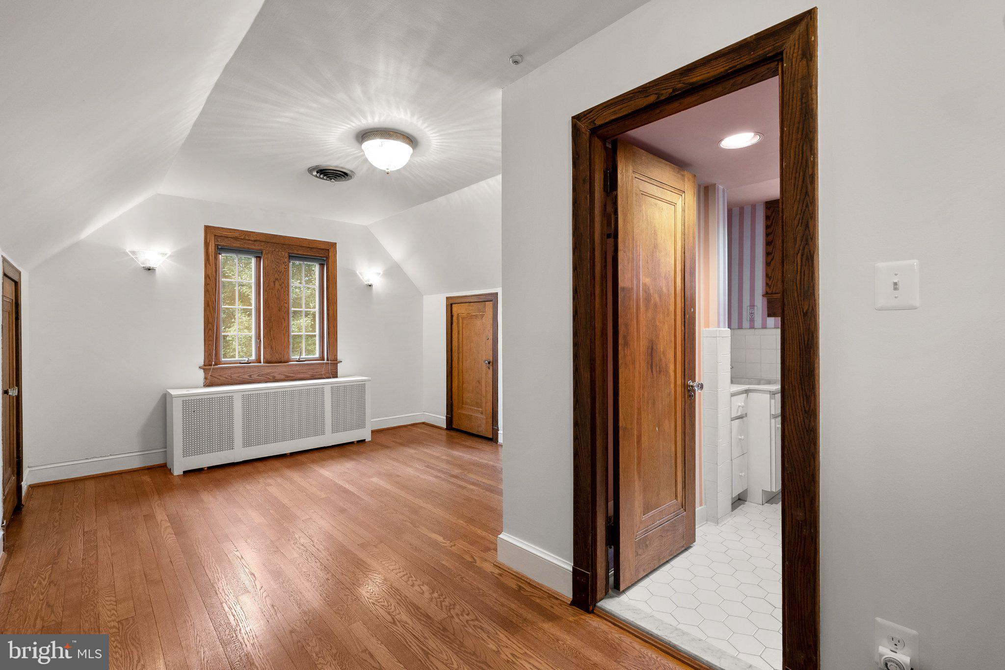 WOODSIDE PARK - Residential