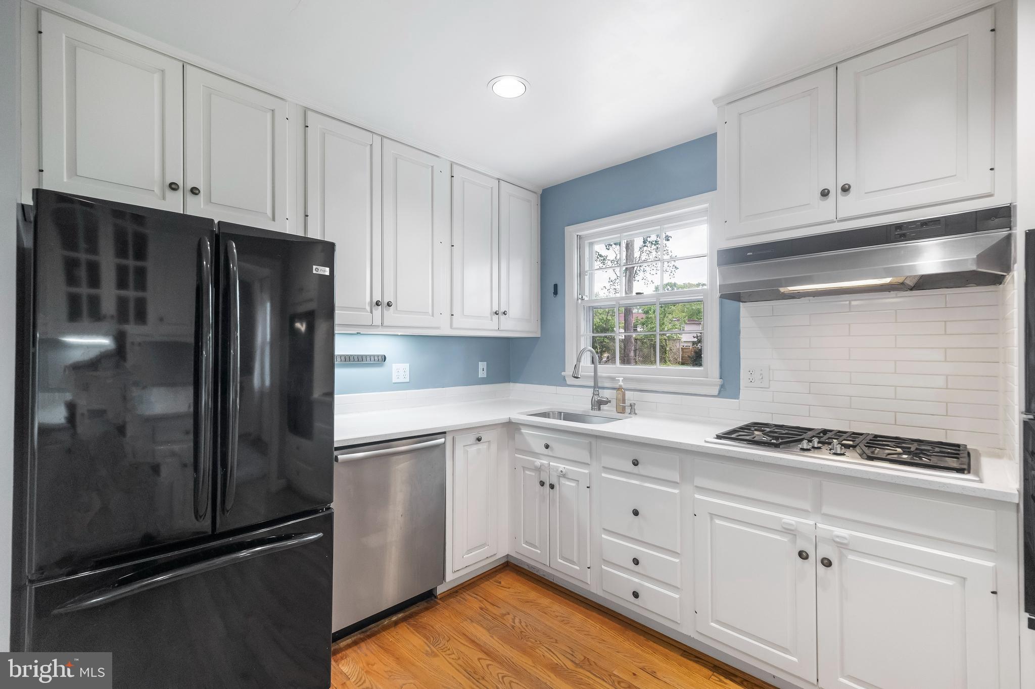 RIVERSIDE ESTATES - Residential