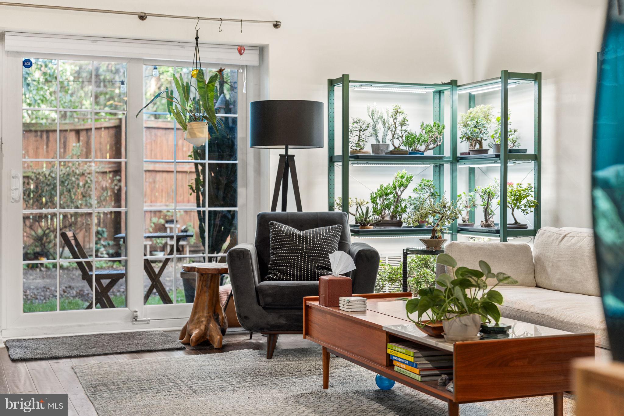 WESTHAMPTON MEWS - Residential