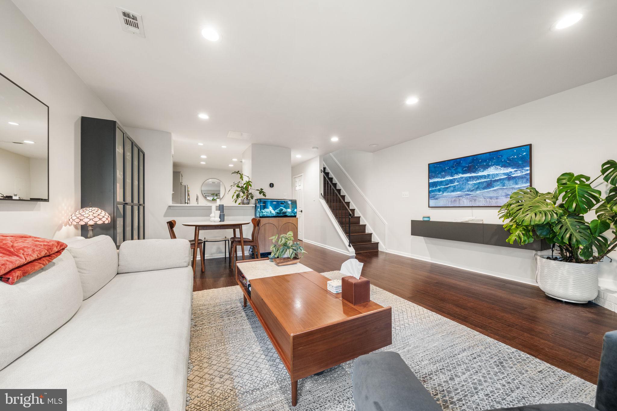 WESTHAMPTON MEWS - Residential