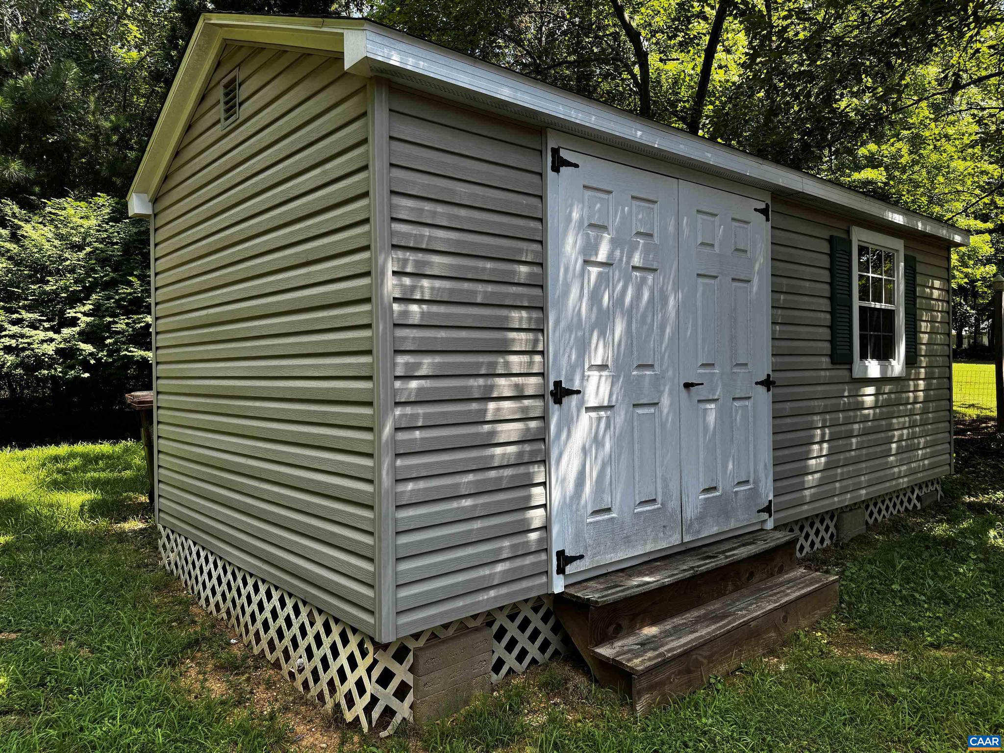 LAKE MONTICELLO - Residential