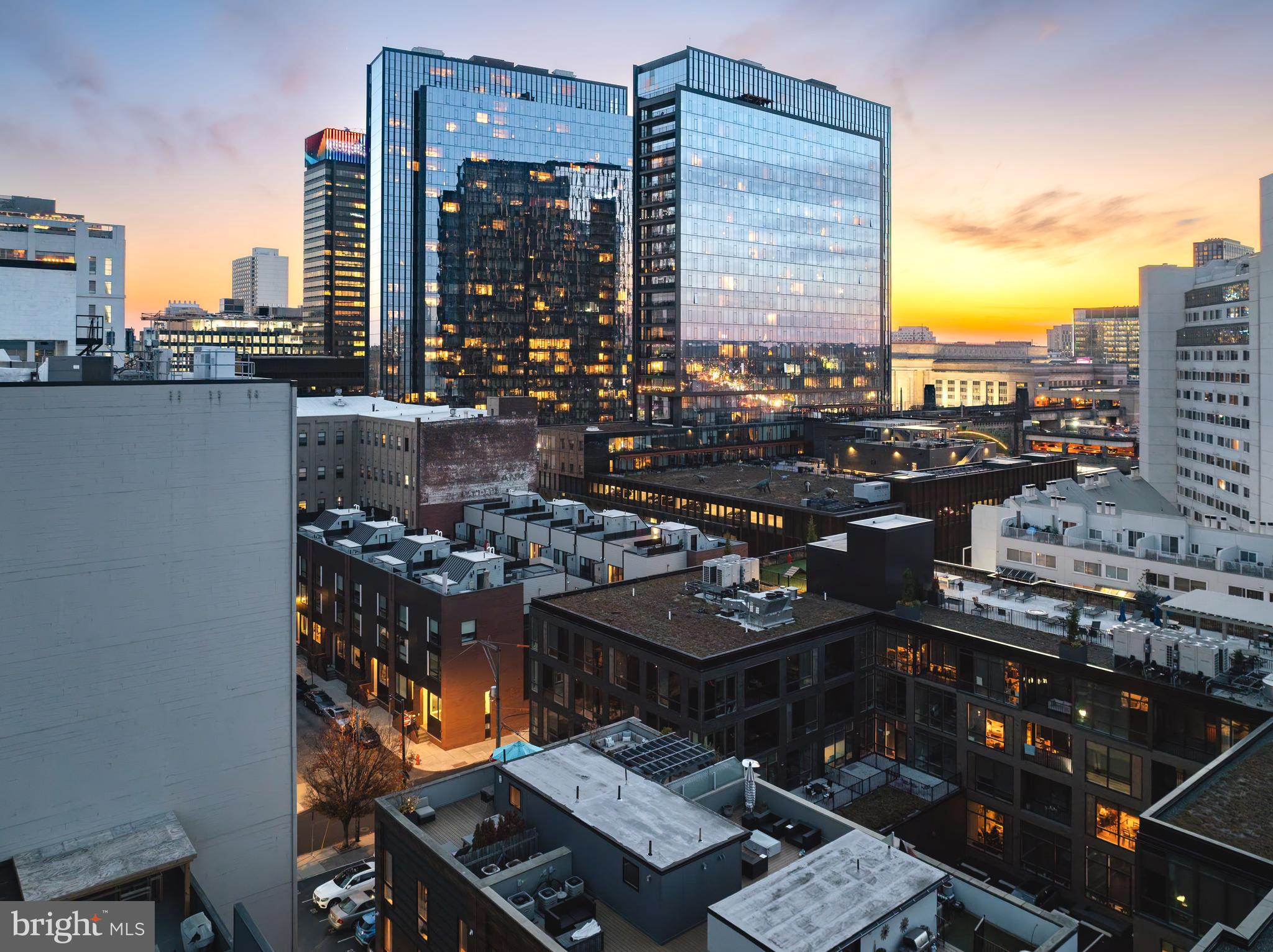 LOGAN SQUARE - Residential