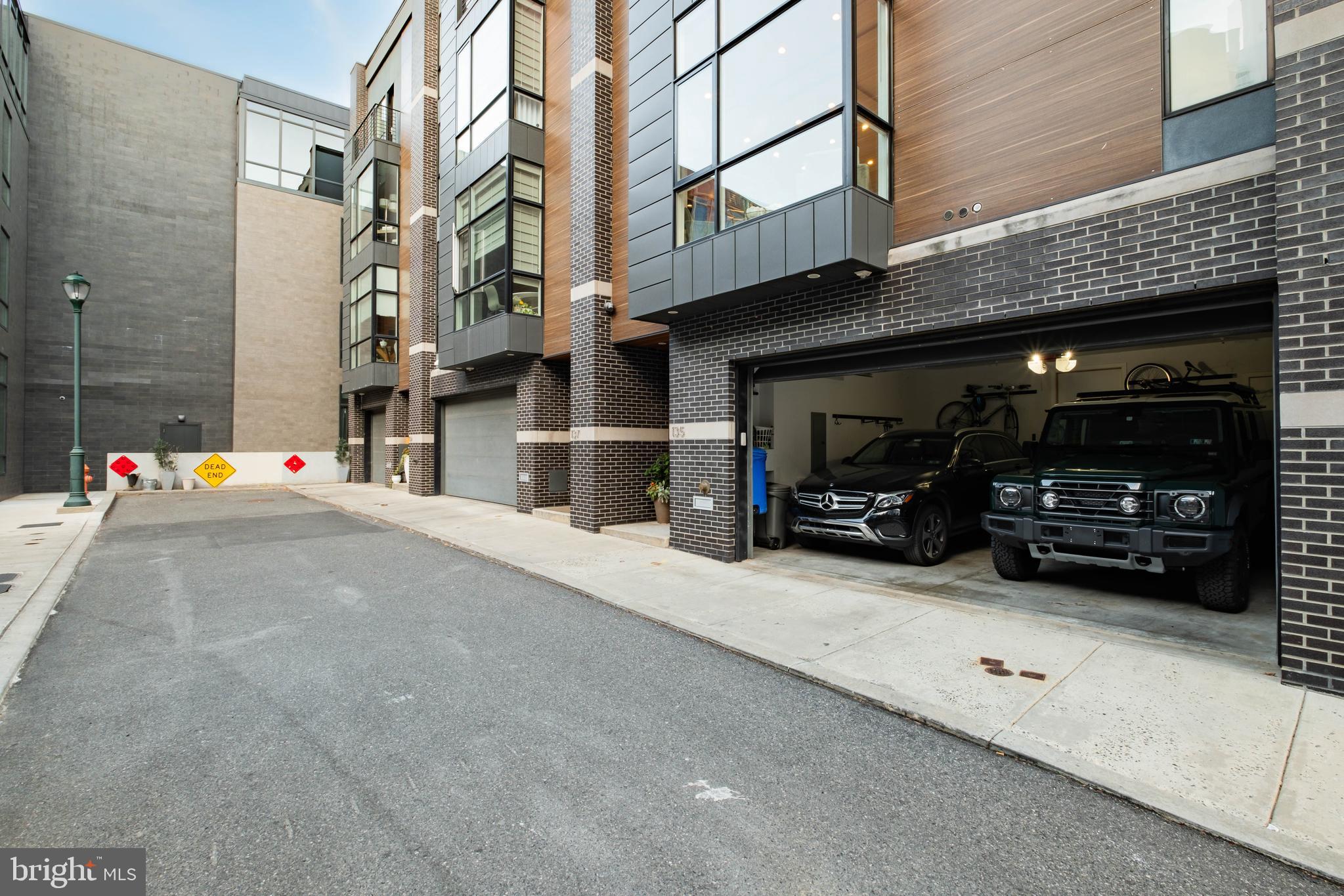 LOGAN SQUARE - Residential