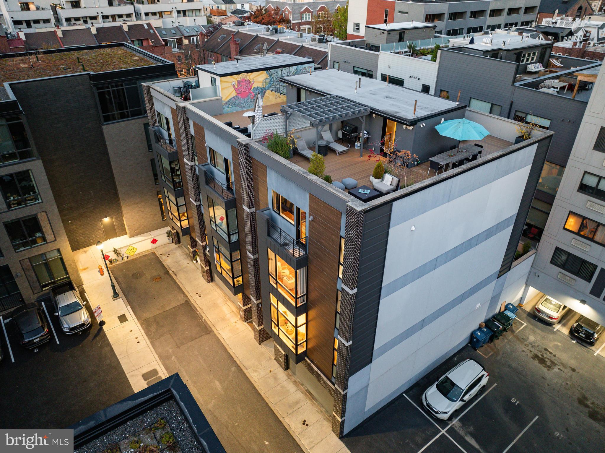 LOGAN SQUARE - Residential