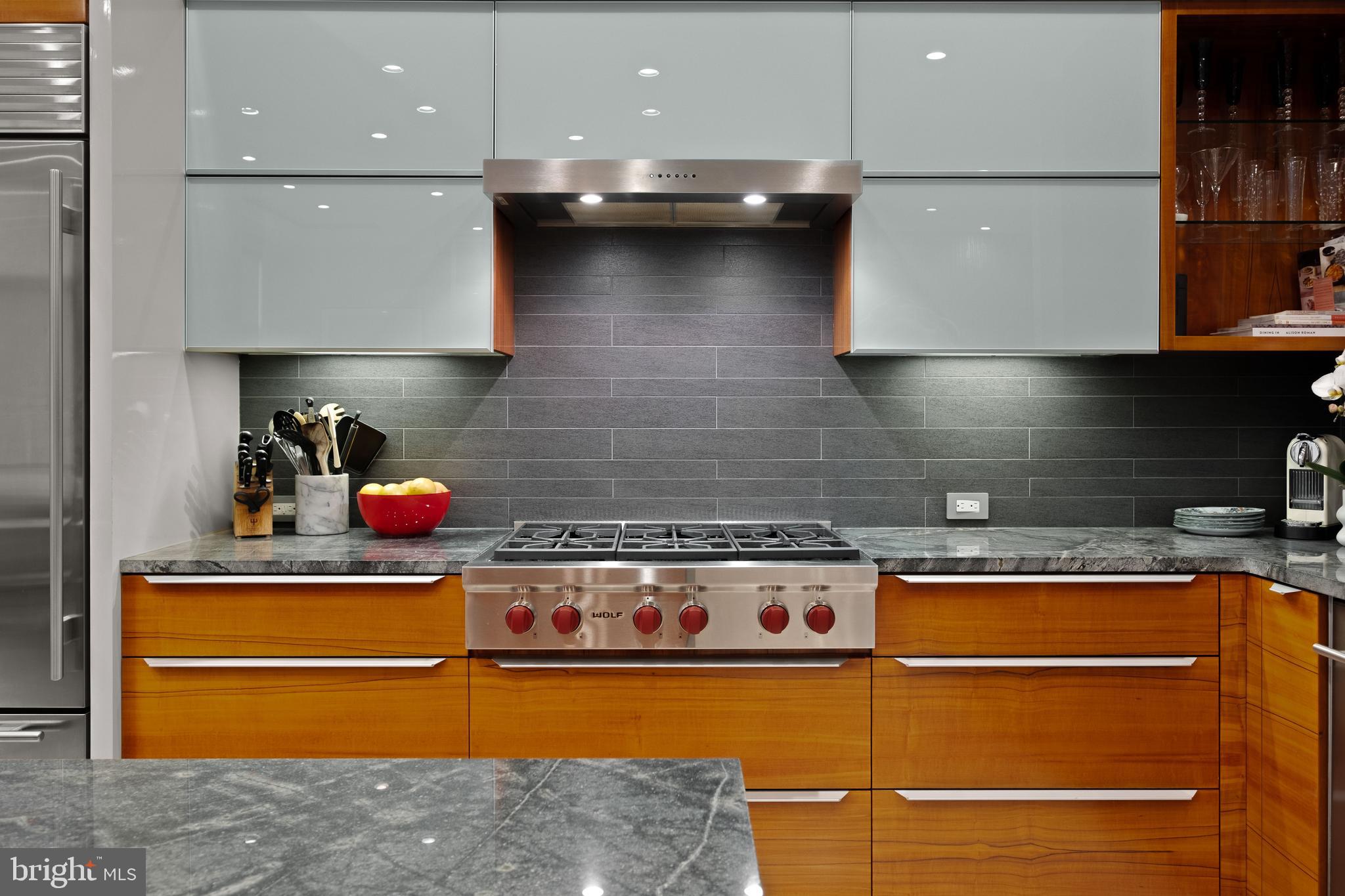 LOGAN SQUARE - Residential