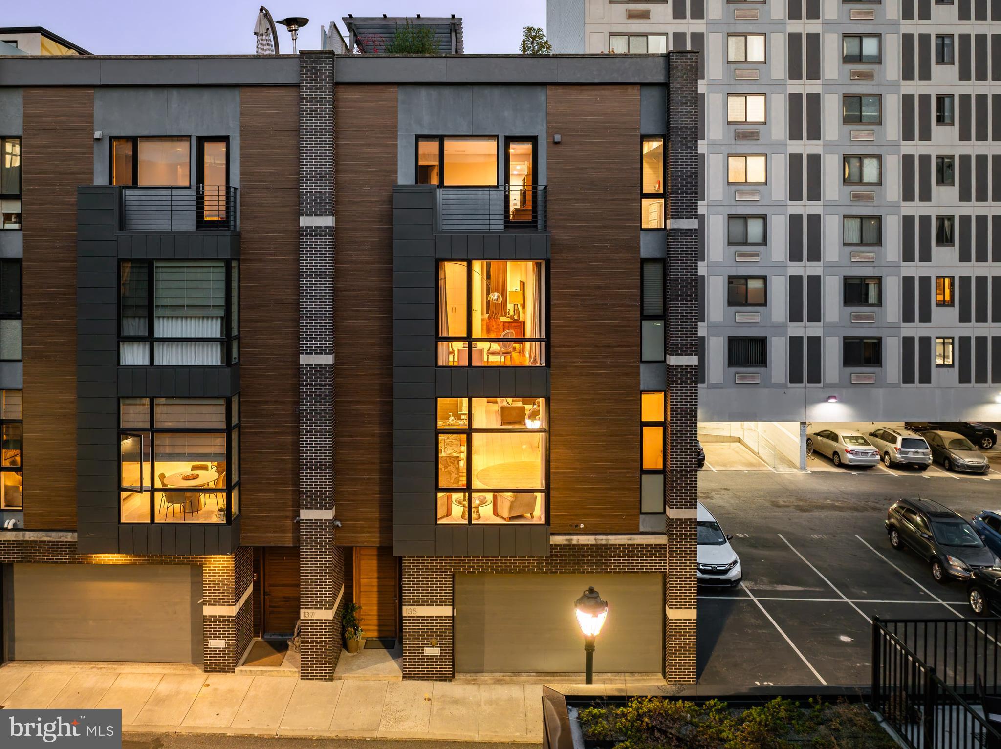 LOGAN SQUARE - Residential