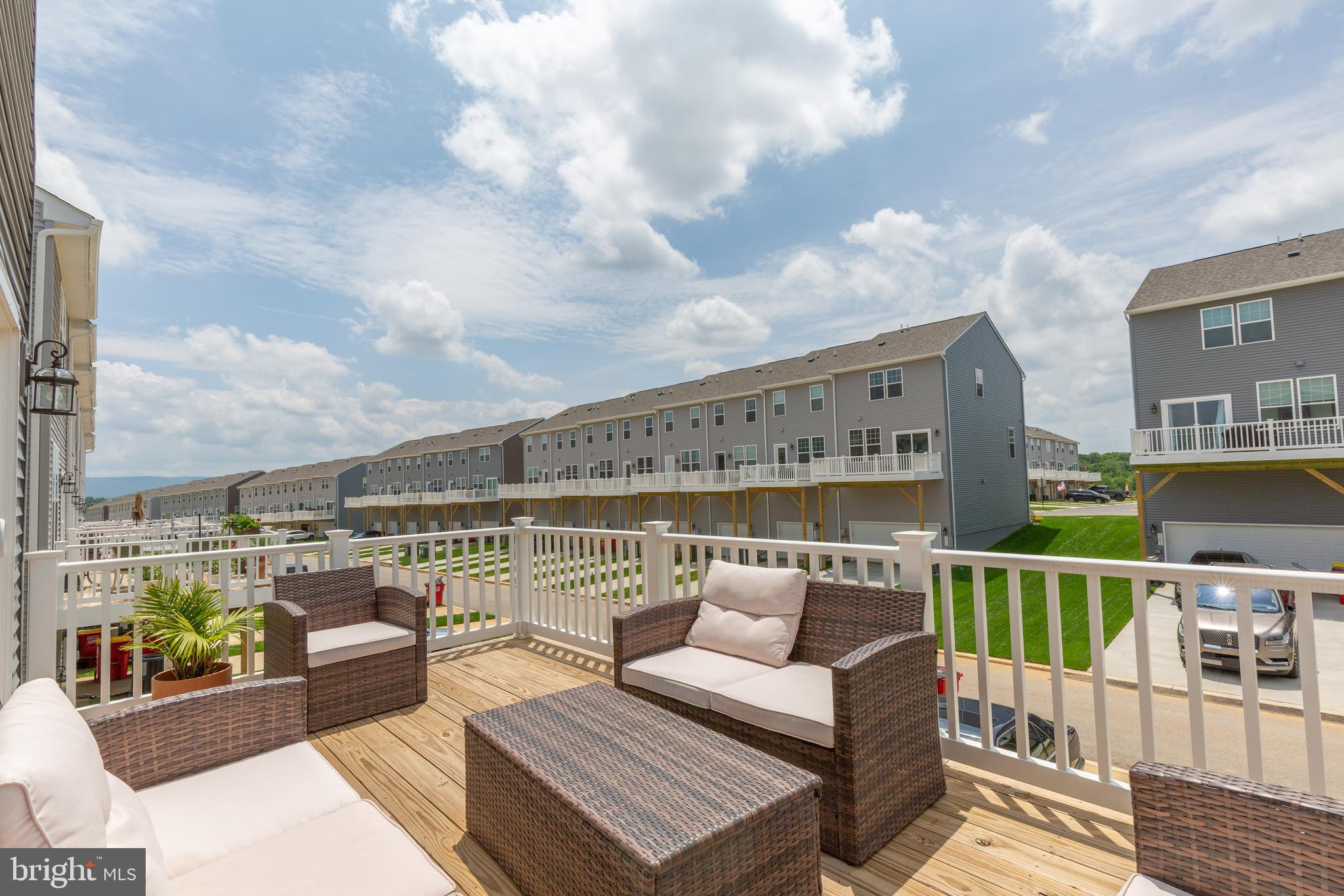 PRESIDENTS POINTE - Residential Lease