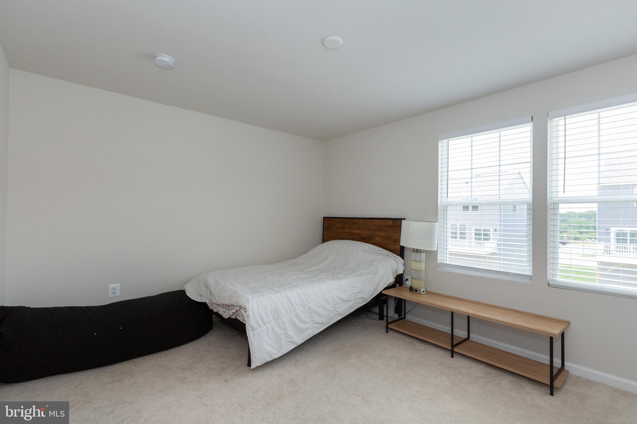 PRESIDENTS POINTE - Residential Lease