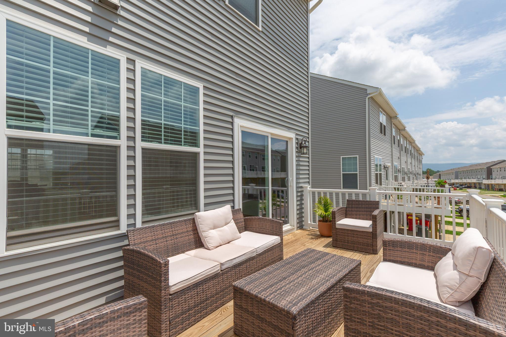 PRESIDENTS POINTE - Residential Lease