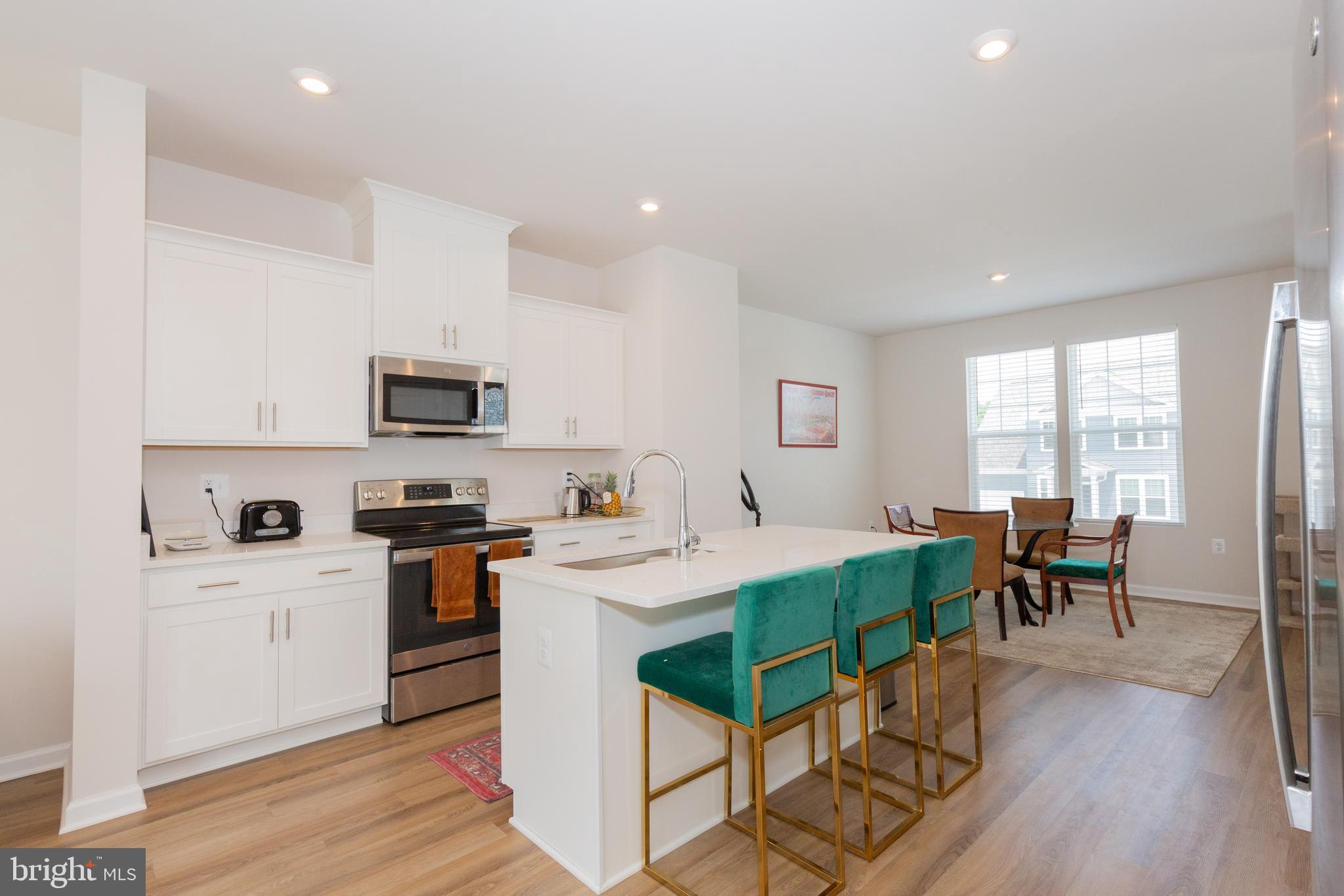 PRESIDENTS POINTE - Residential Lease