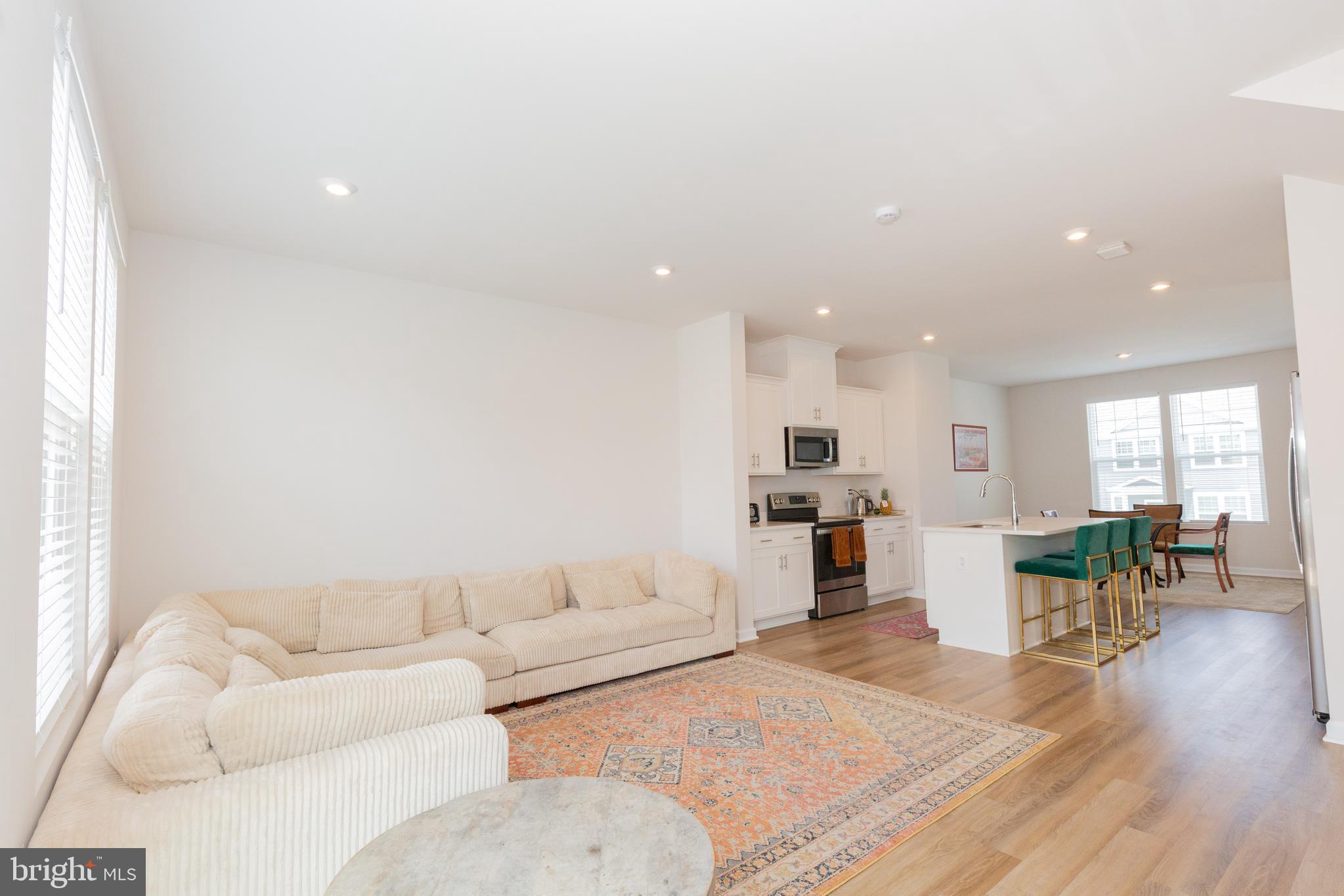 PRESIDENTS POINTE - Residential Lease