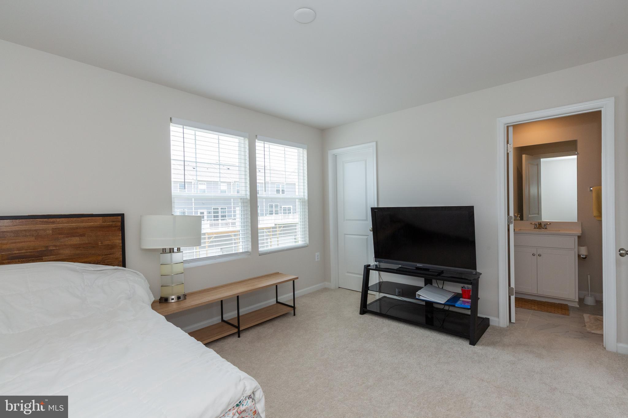 PRESIDENTS POINTE - Residential Lease