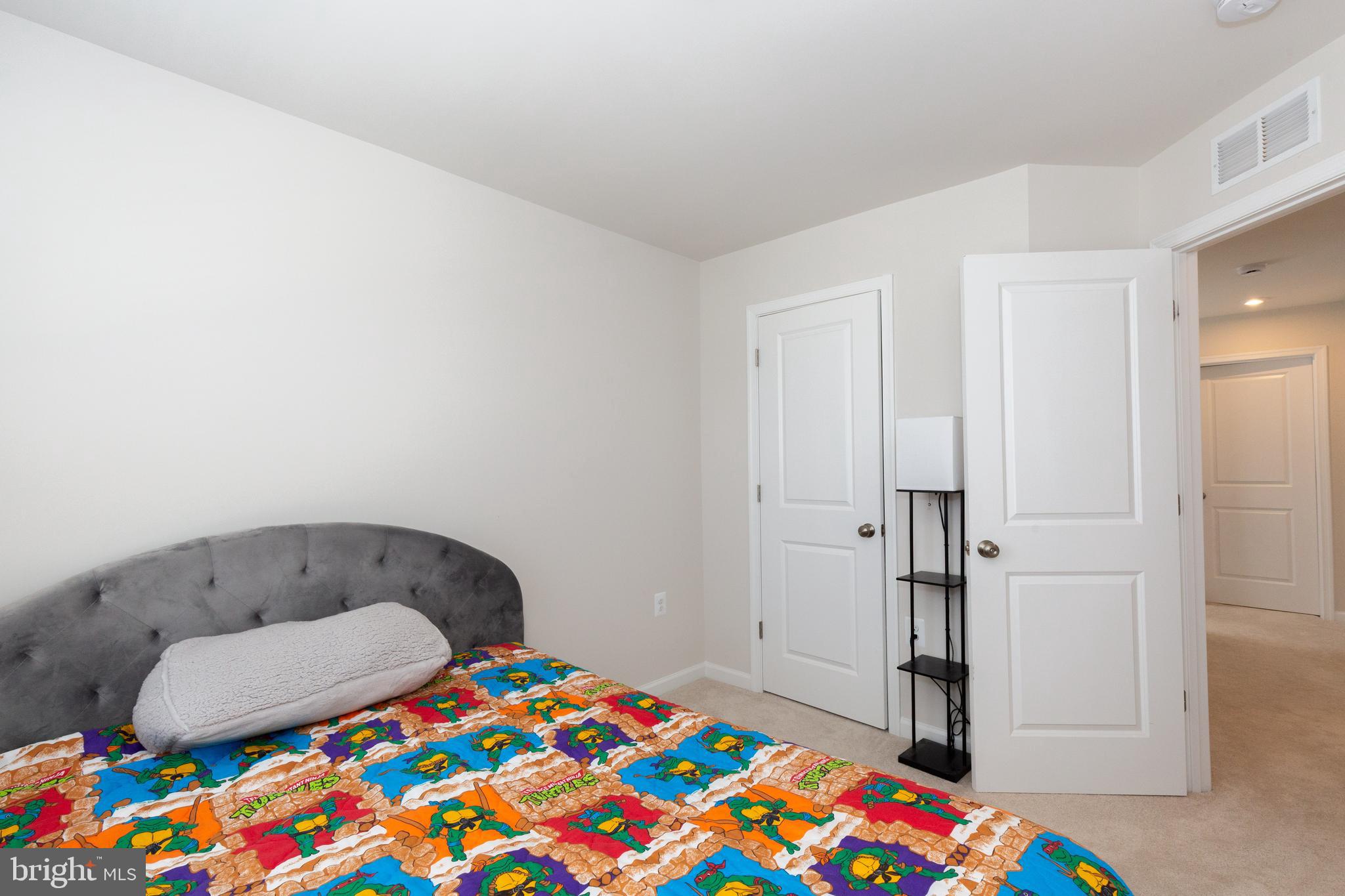 PRESIDENTS POINTE - Residential Lease