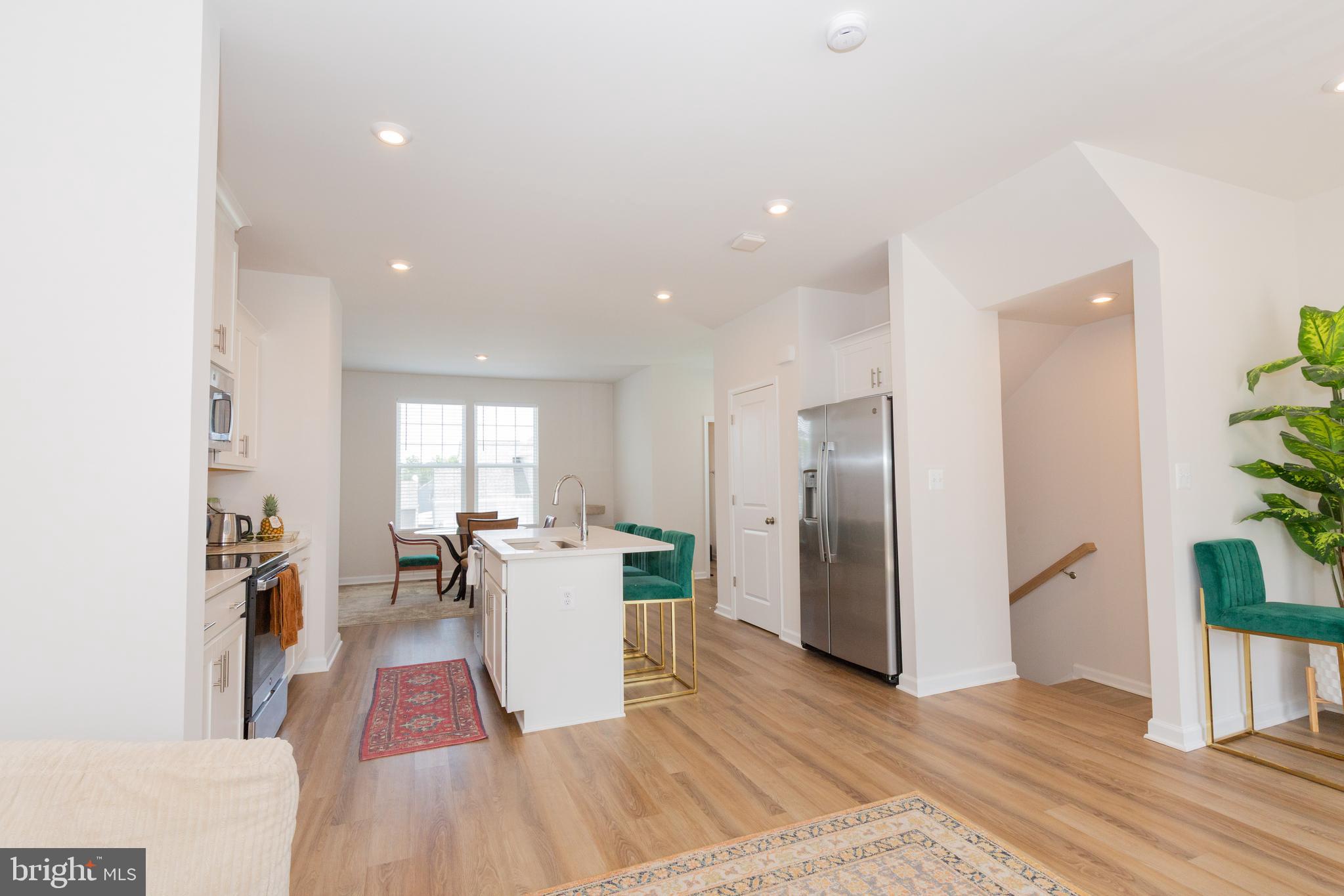 PRESIDENTS POINTE - Residential Lease