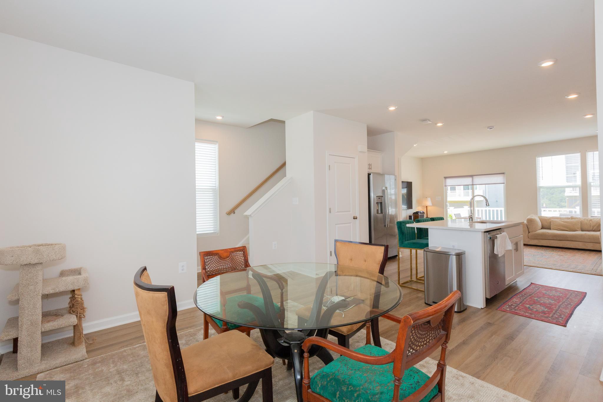 PRESIDENTS POINTE - Residential Lease