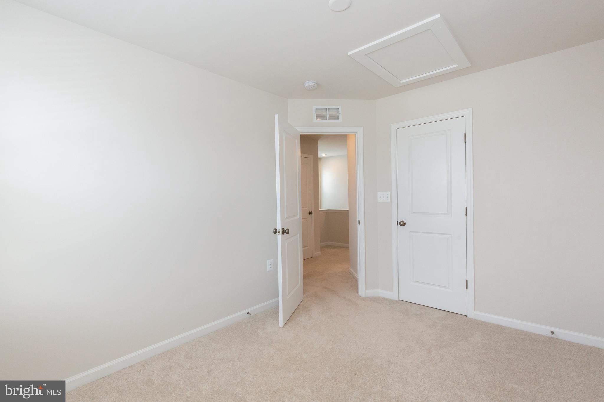 PRESIDENTS POINTE - Residential Lease