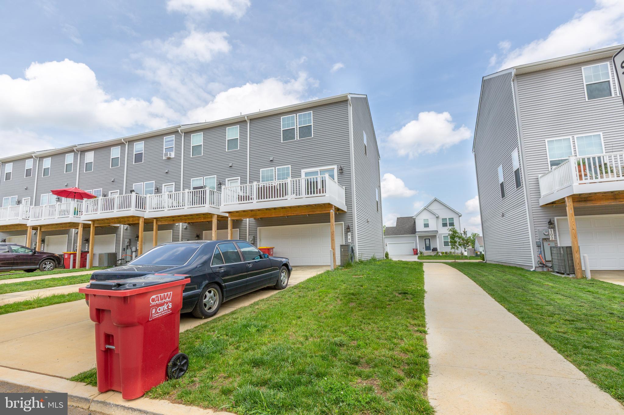 PRESIDENTS POINTE - Residential Lease