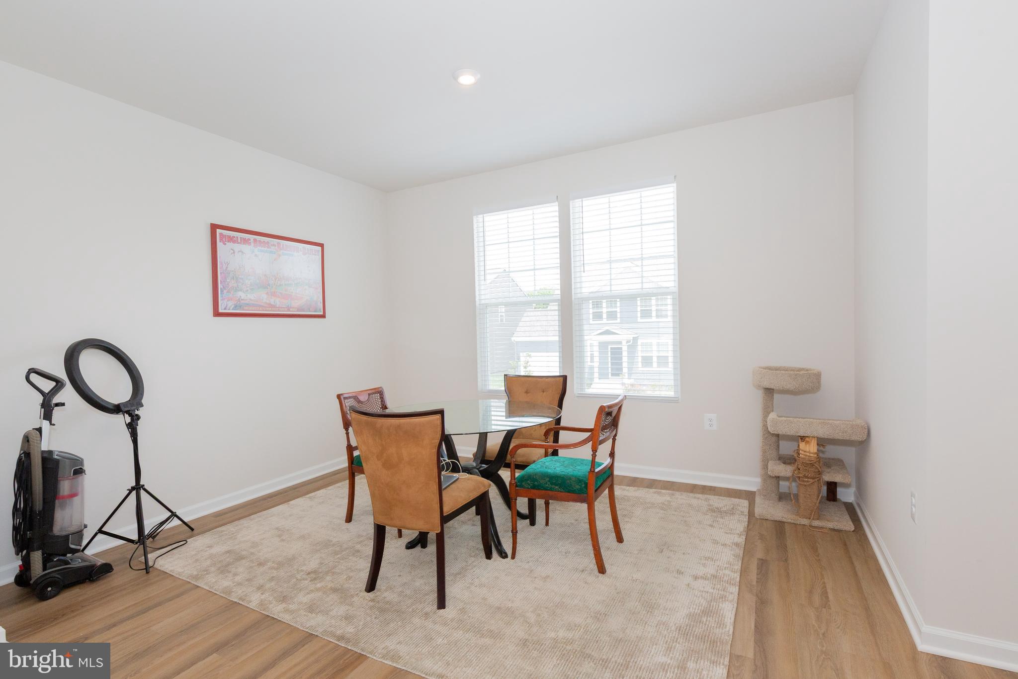 PRESIDENTS POINTE - Residential Lease