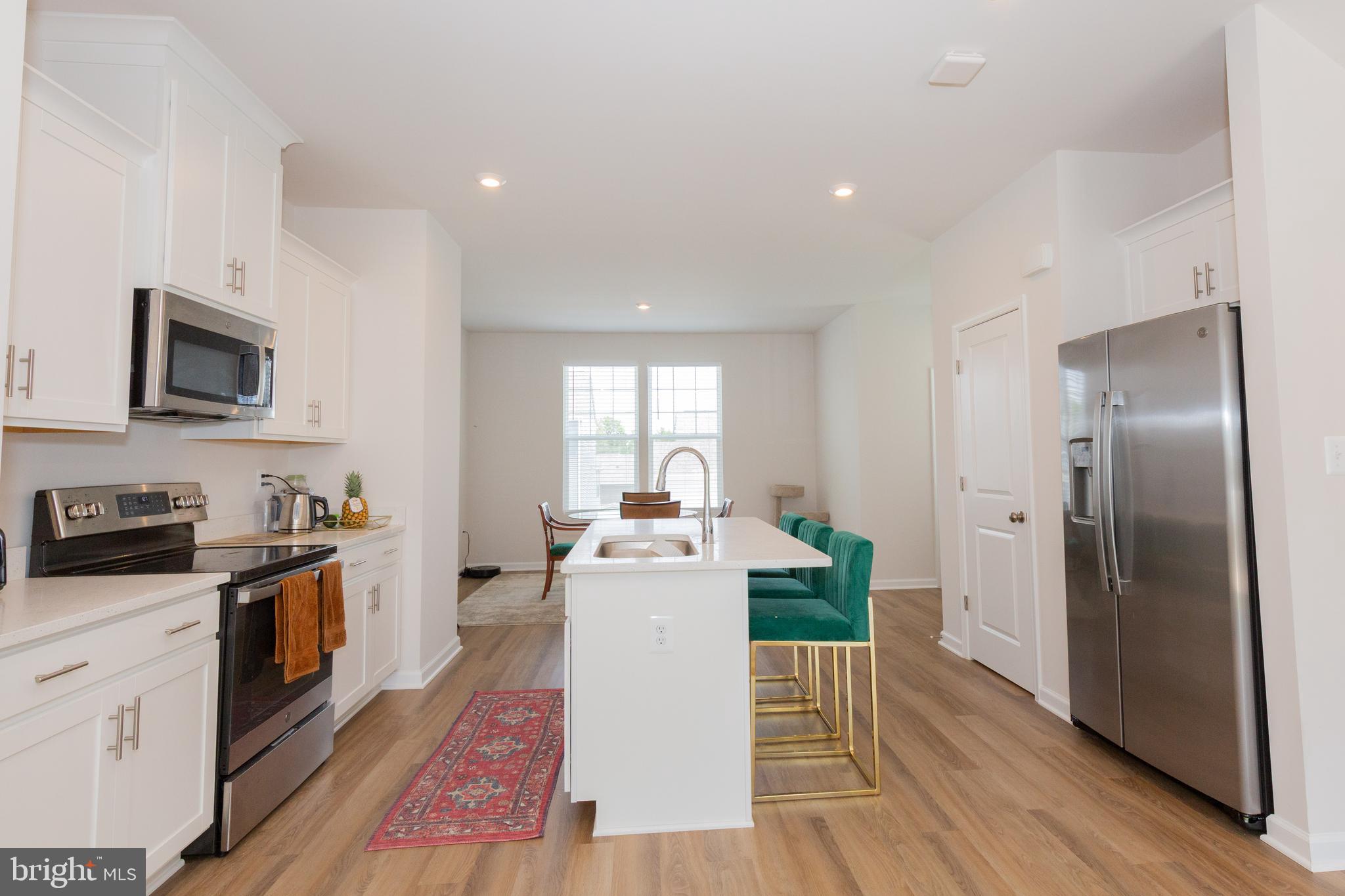 PRESIDENTS POINTE - Residential Lease