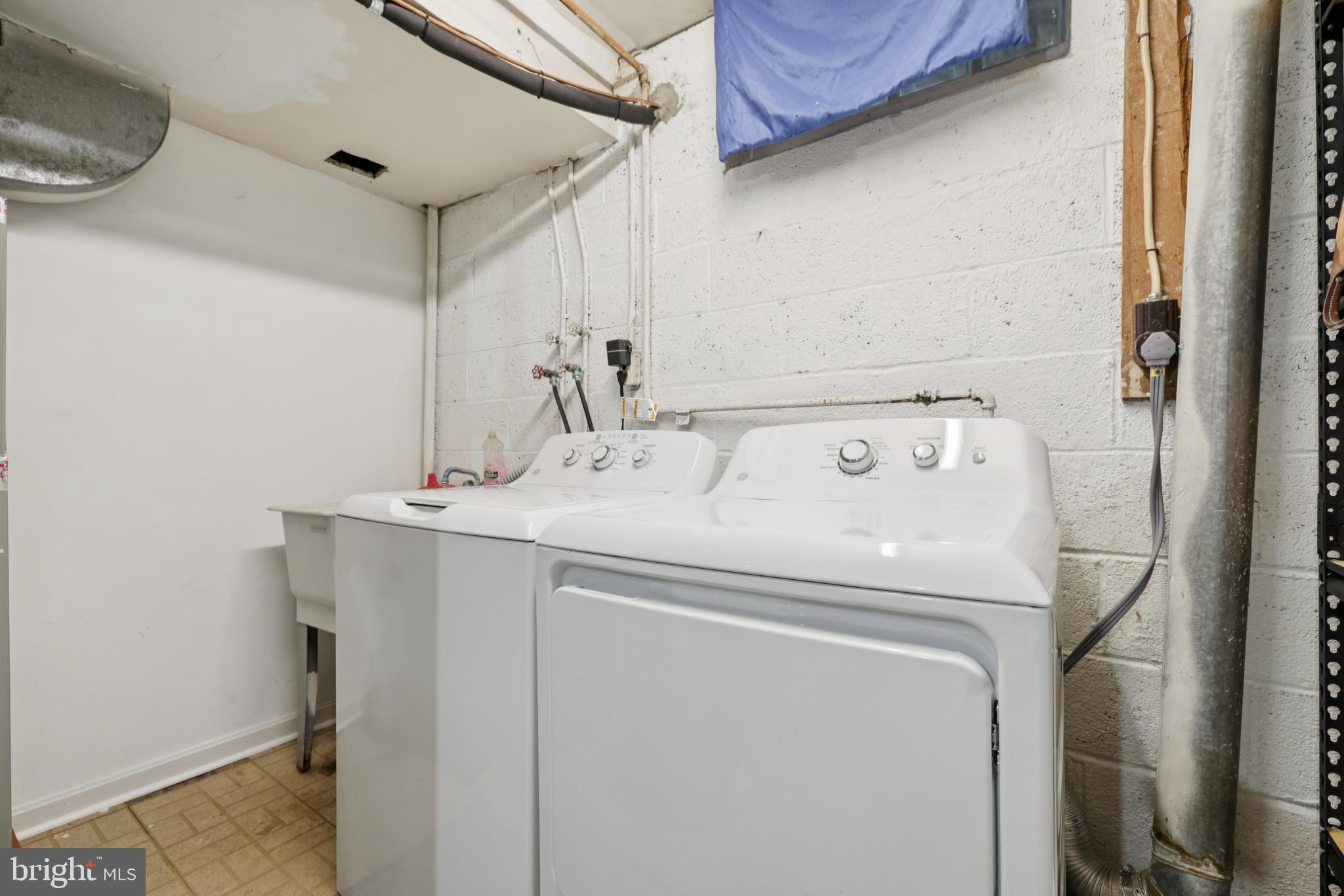 GREENBERRY WOODS - Residential