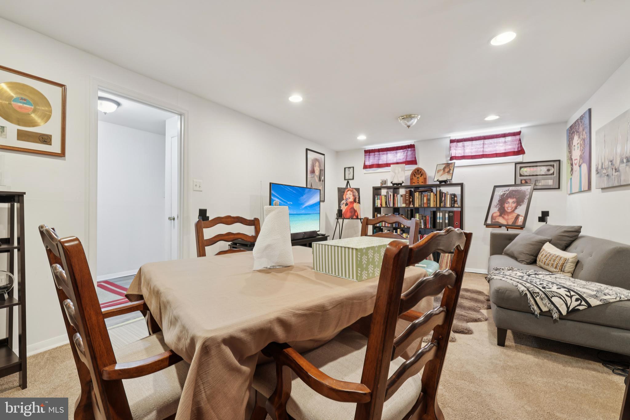 GREENBERRY WOODS - Residential